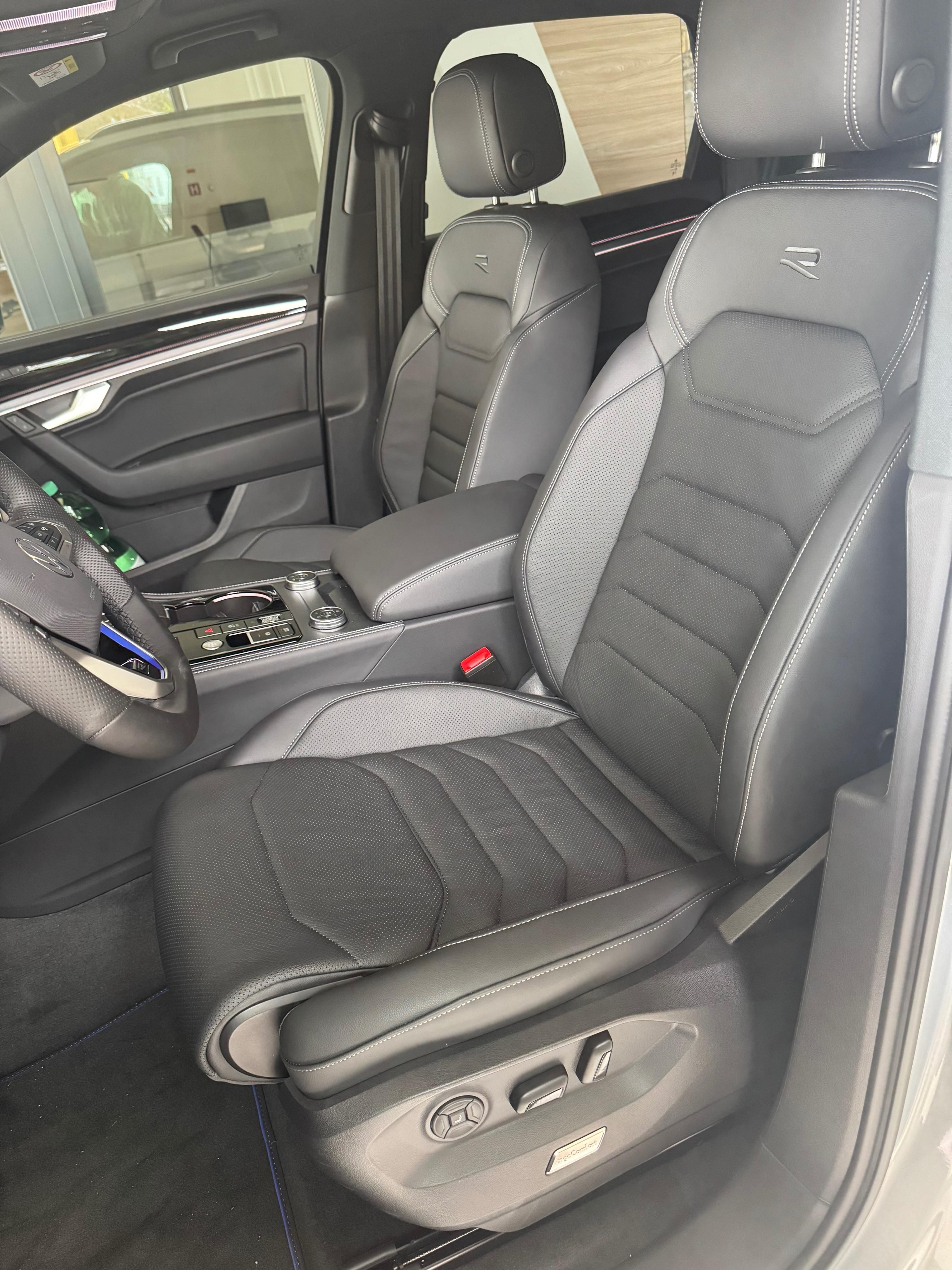 Volkswagen Touareg, R FINAL EDITION,3.0 V6 Ehybrid - fotka 6