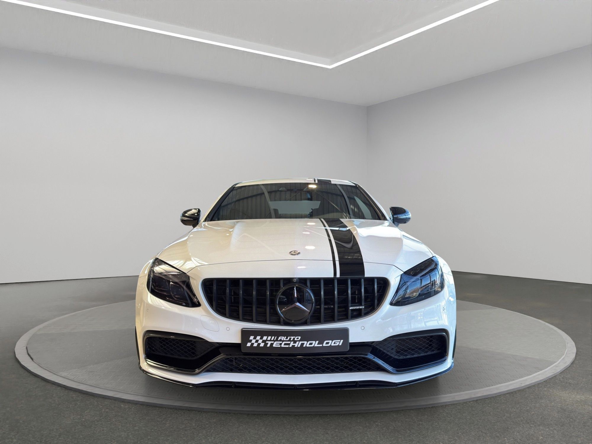 Mercedes-Benz Třídy C, 63 S Edition 1 - fotka 3