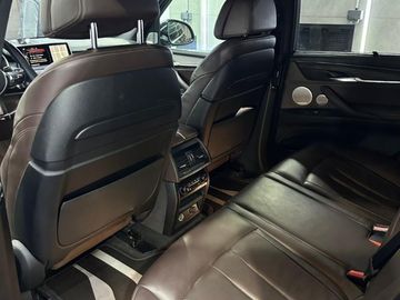 BMW X5 M50d xDrive 280 kW, pan