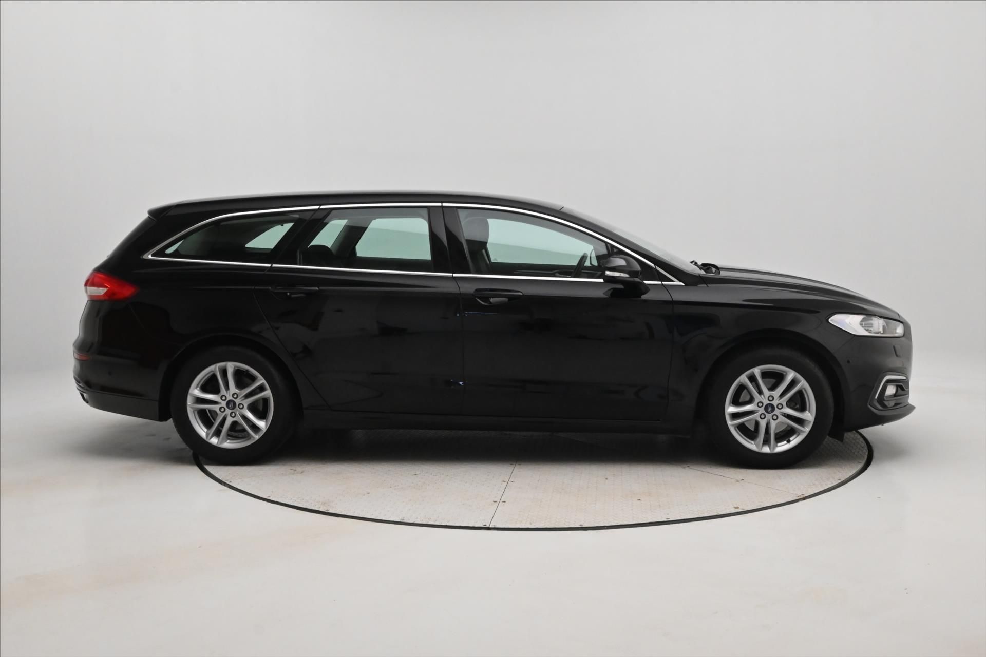 Ford Mondeo, 2,0 EcoBlue 140kW AT8 Titanium - fotka 4