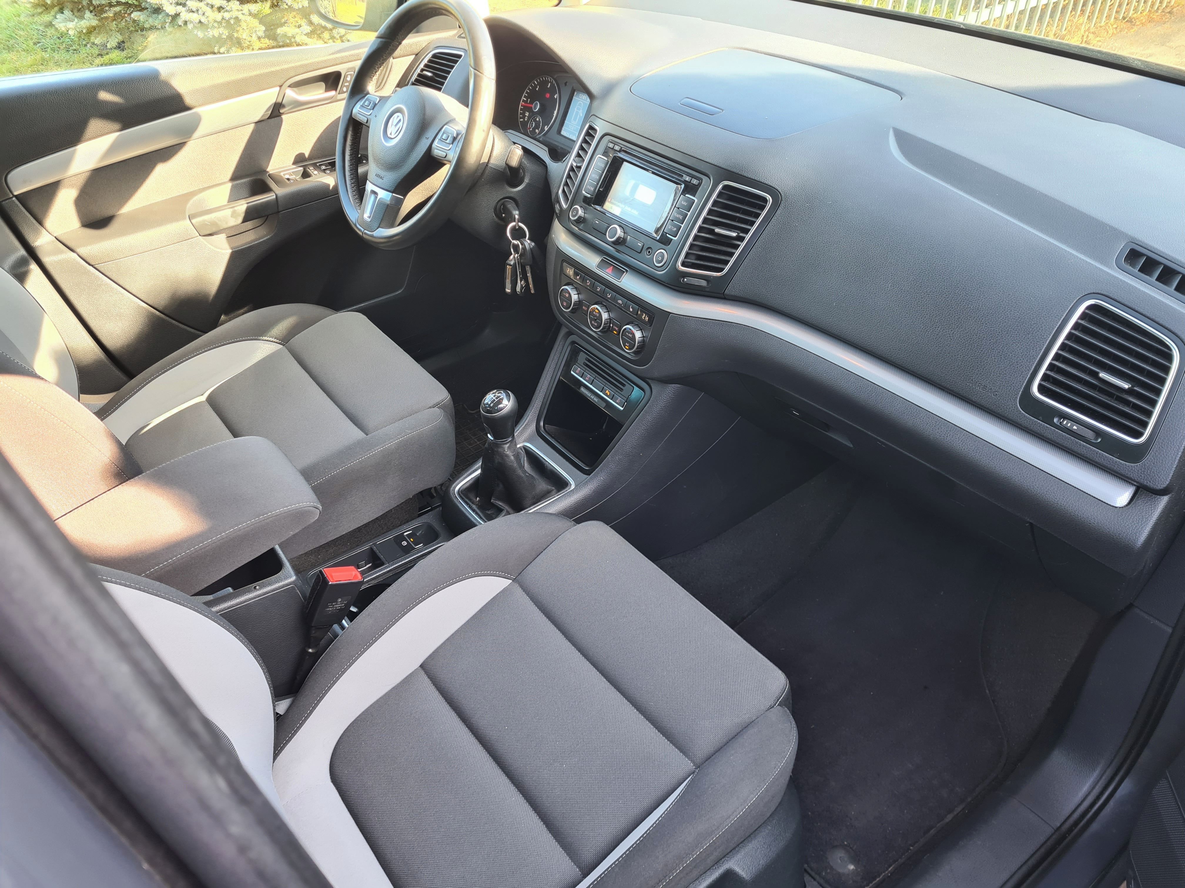 Volkswagen Sharan, 2.0 TDi_103 kW 7 míst - fotka 5