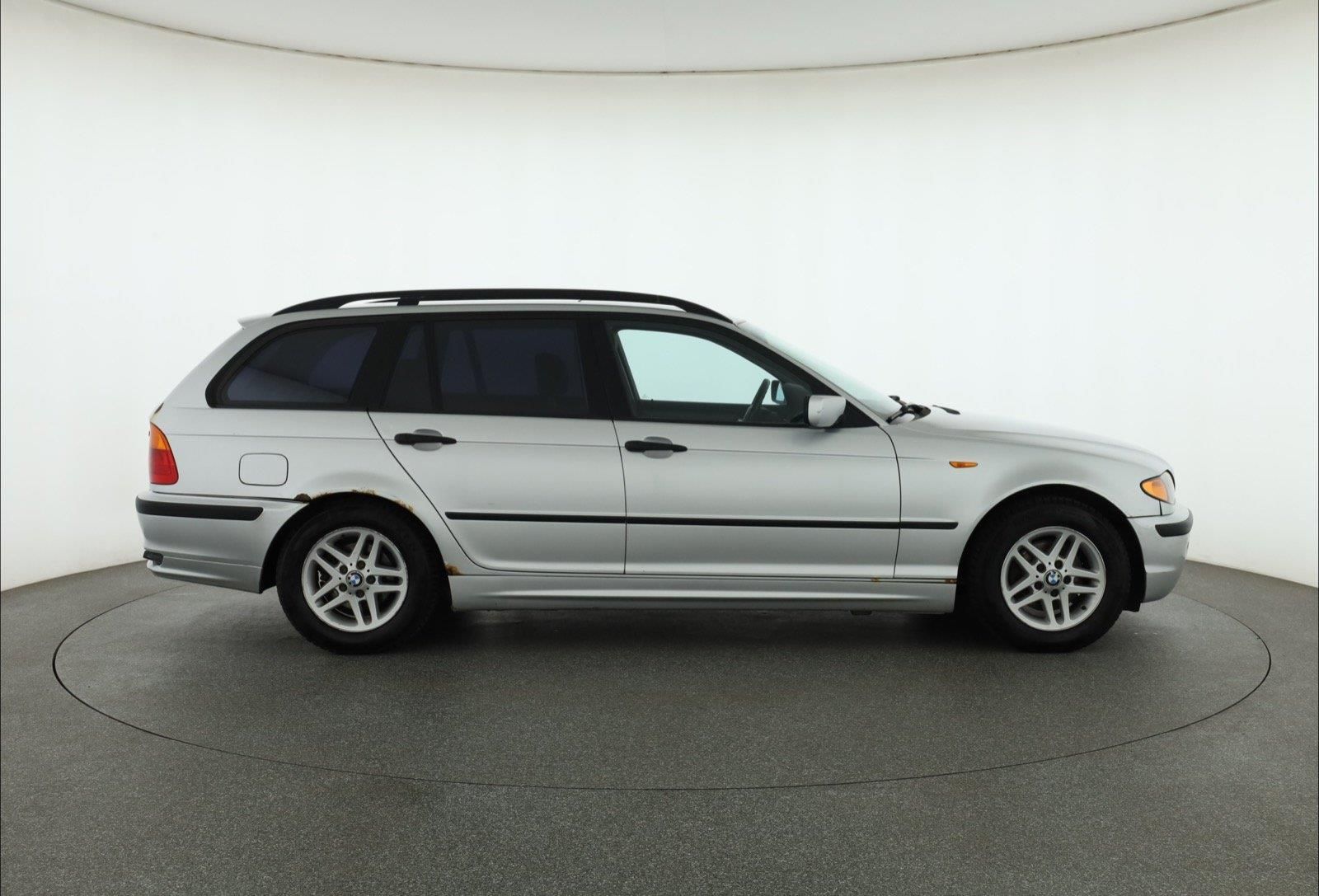 BMW Řada 3, 318 d, po STK, Tažné, Klima - fotka 6
