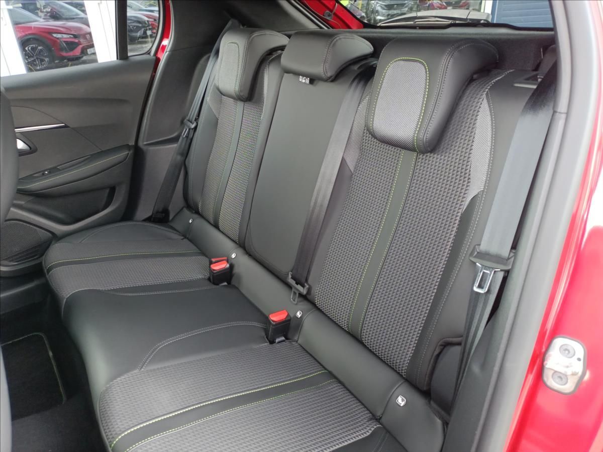 Peugeot 208, GT PureTech 130k EAT8 - fotka 5