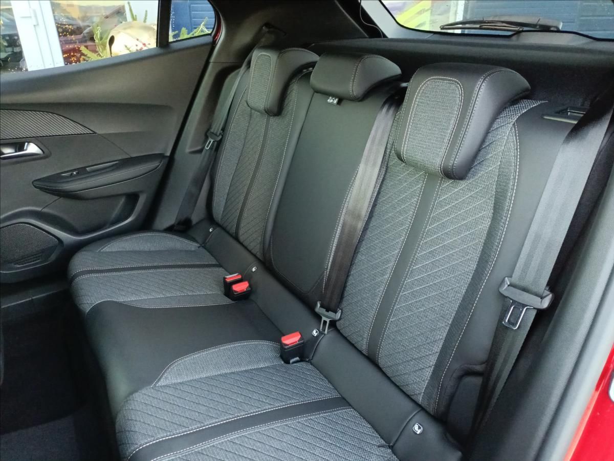 Peugeot 2008, Allure 1.2 PureTech 100k MAN6 - fotka 5