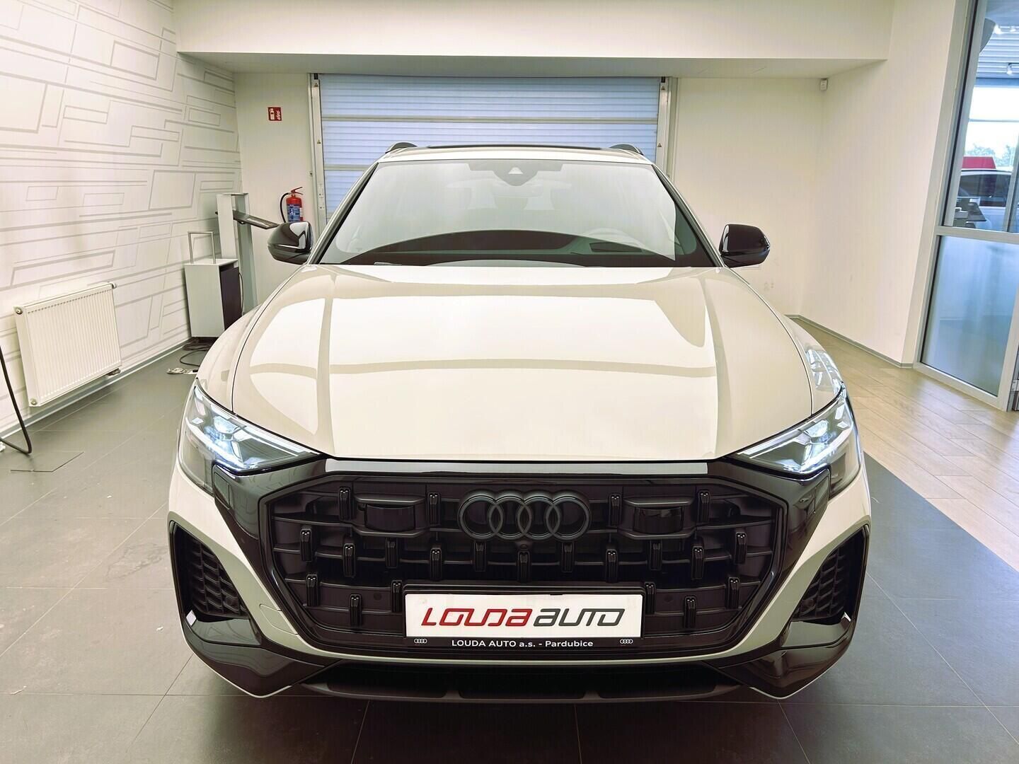 Audi Q8, SUV 50 TDI quattro 210 kW - fotka 2