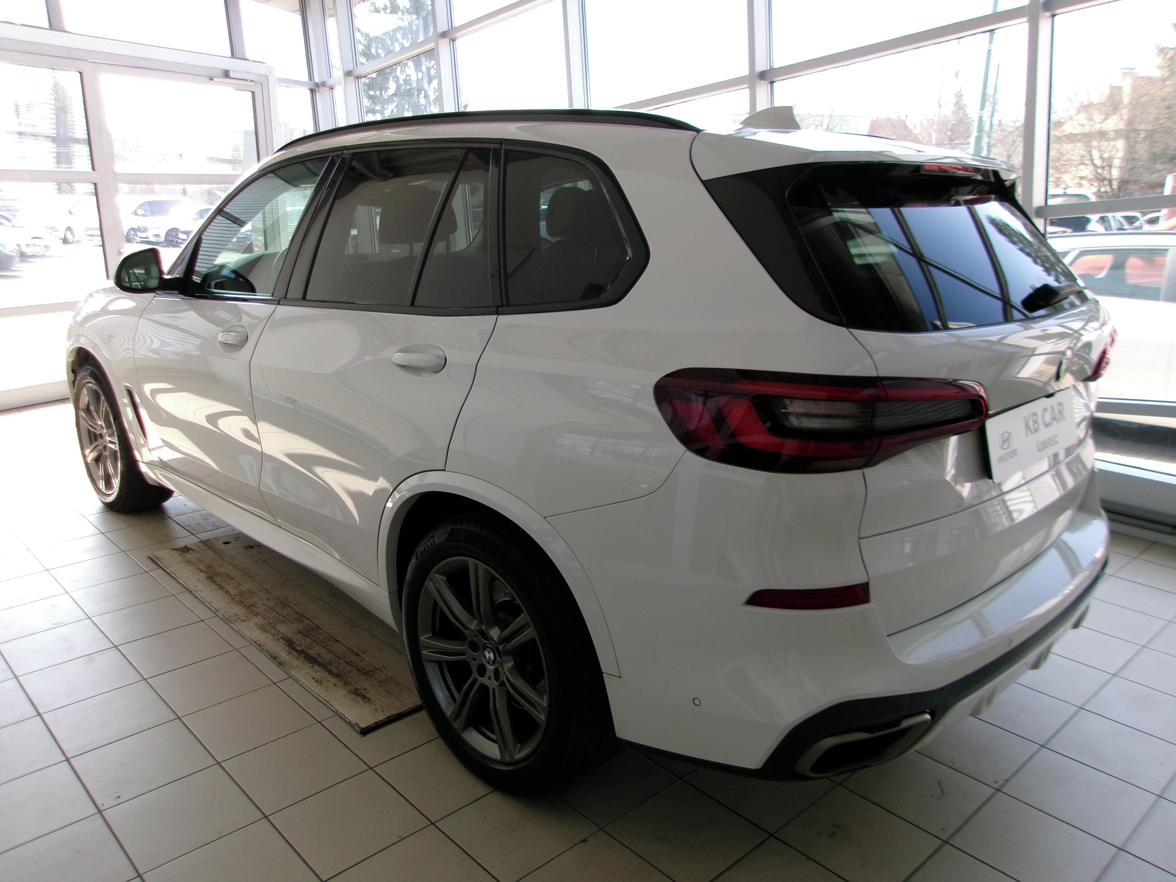 BMW X5, M50i 390kW xDrive - fotka 2