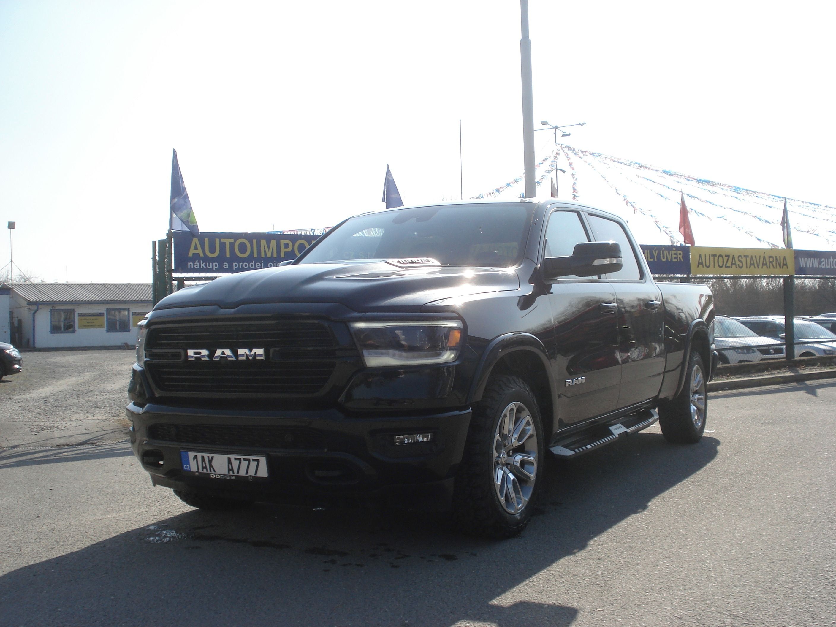 Dodge Ram 1500, 5.7 HEMI 295 kW LARAMIE - fotka 2
