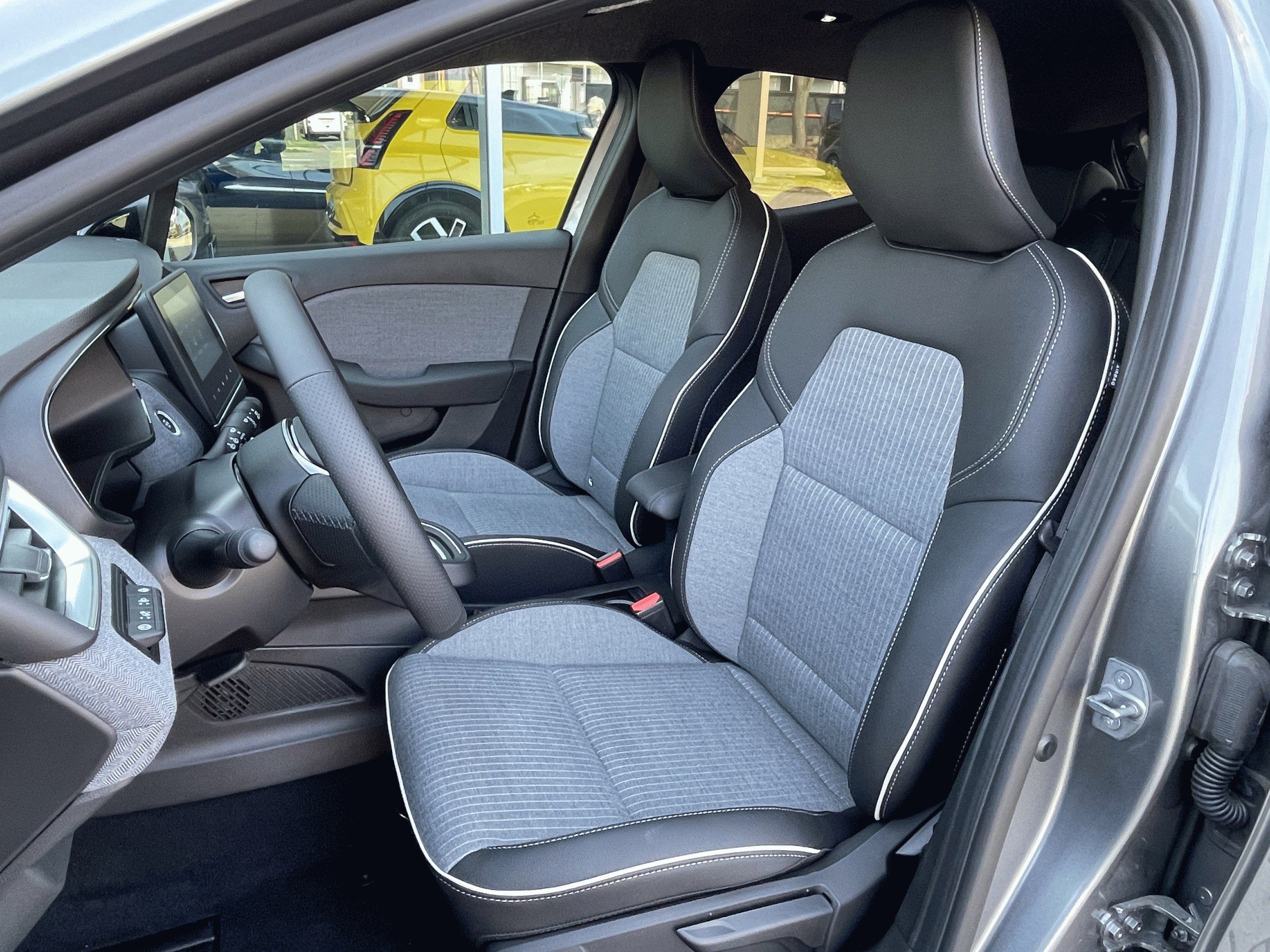 Renault Clio, TCe 90 X-Tronic Techno - fotka 5