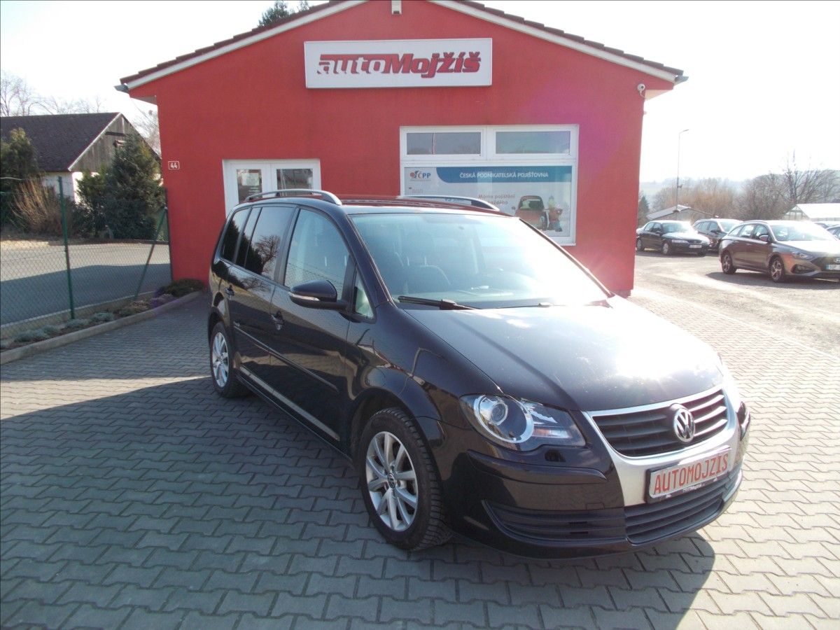 Volkswagen Touran, 1,9 TDI DIGIKLIMA 7 MÍST NOVÁ