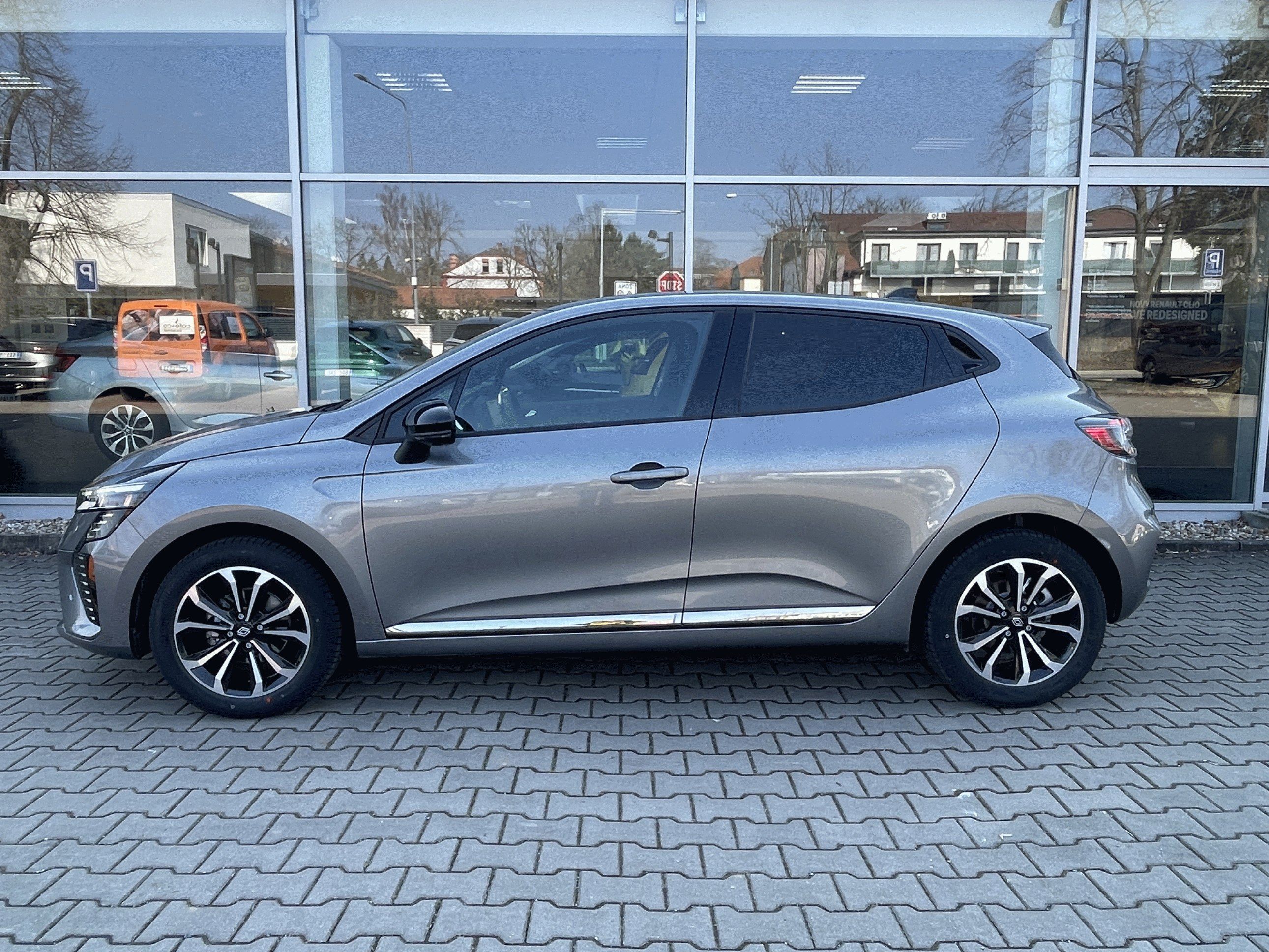 Renault Clio, TCe 90 X-Tronic Techno - fotka 3