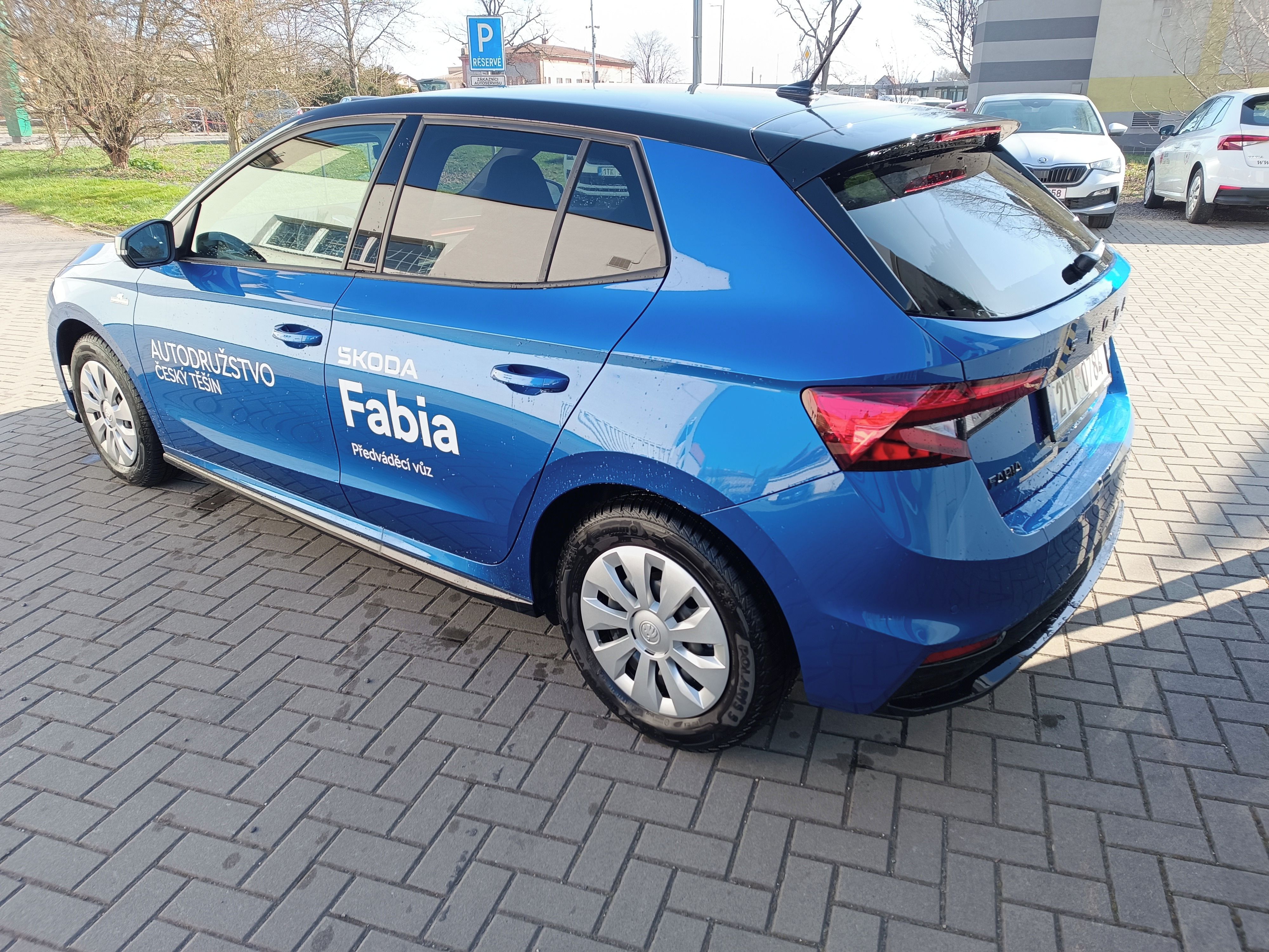 Škoda Fabia, MonteCarlo 1,0TSI 85kW 6man - fotka 3