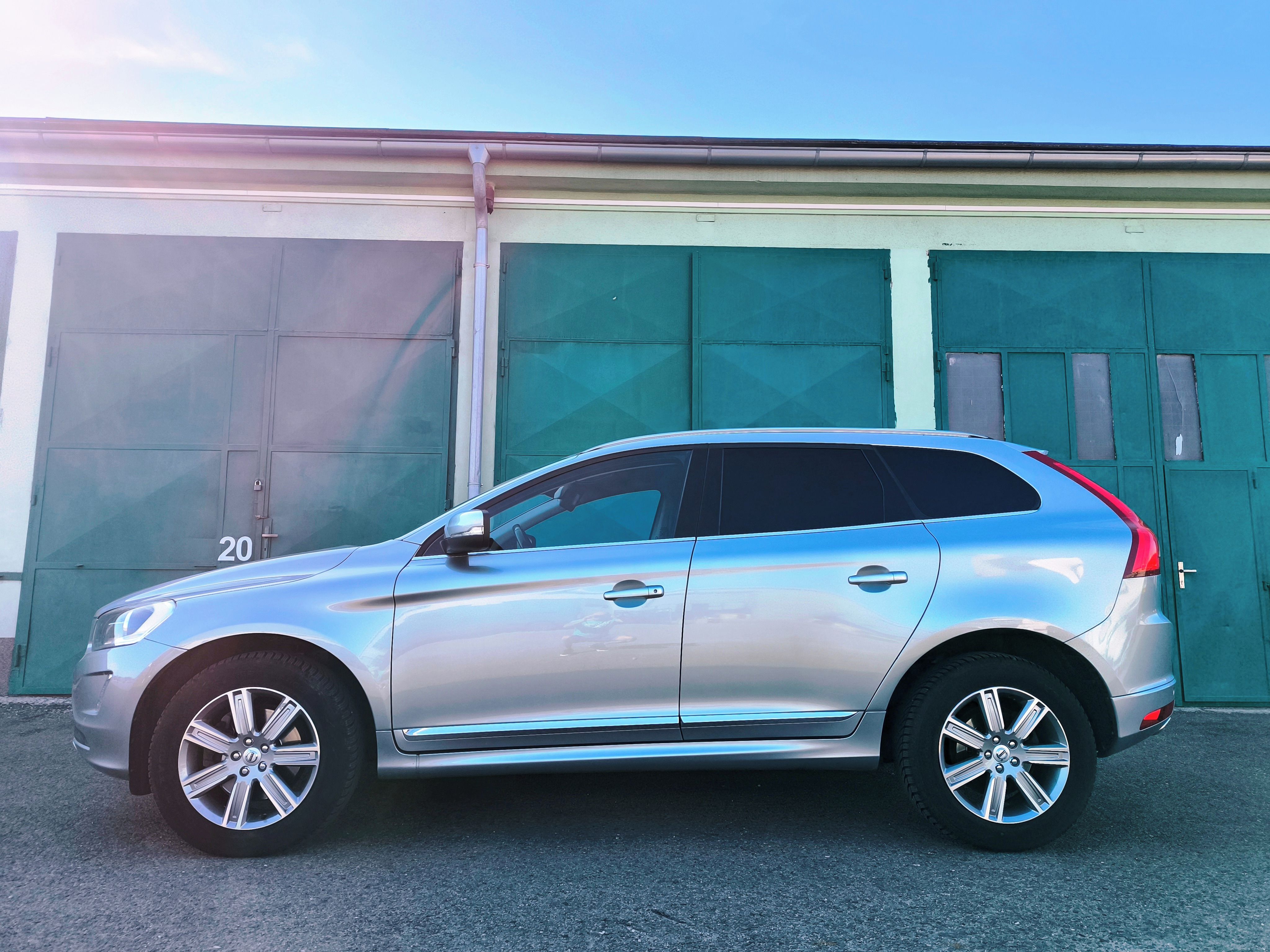 Volvo XC60, 2.0D4/133kW * SUMMUM * - fotka 3
