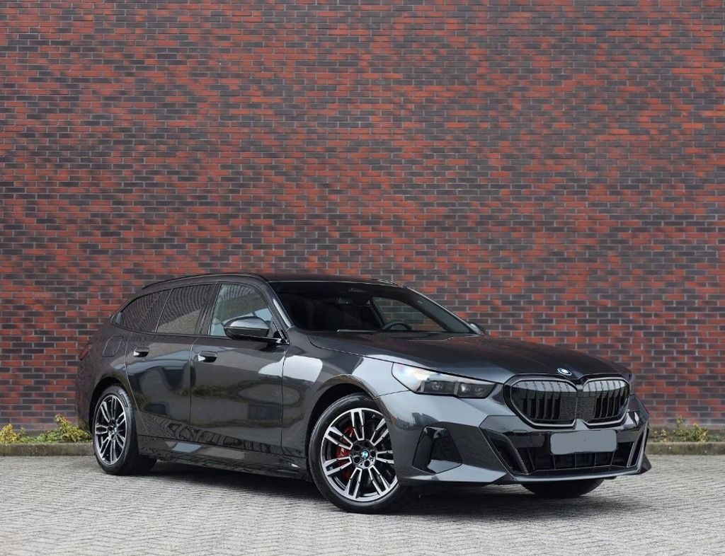 BMW Řada 5, 550 e Touring xDrive M Sport - fotka 3