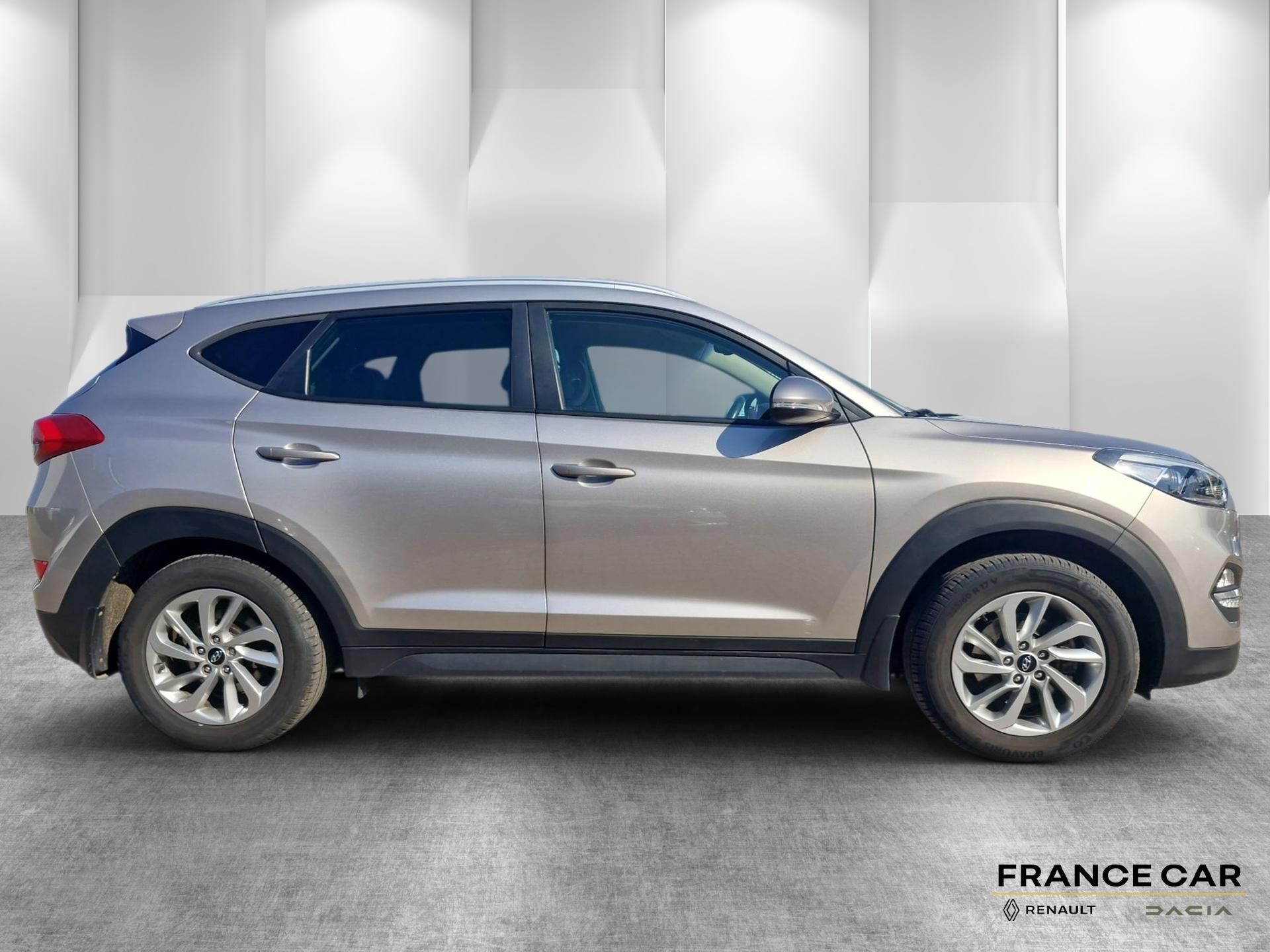 Hyundai Tucson, 1,7 CRDi 85 kW Trikolor ČR - fotka 4