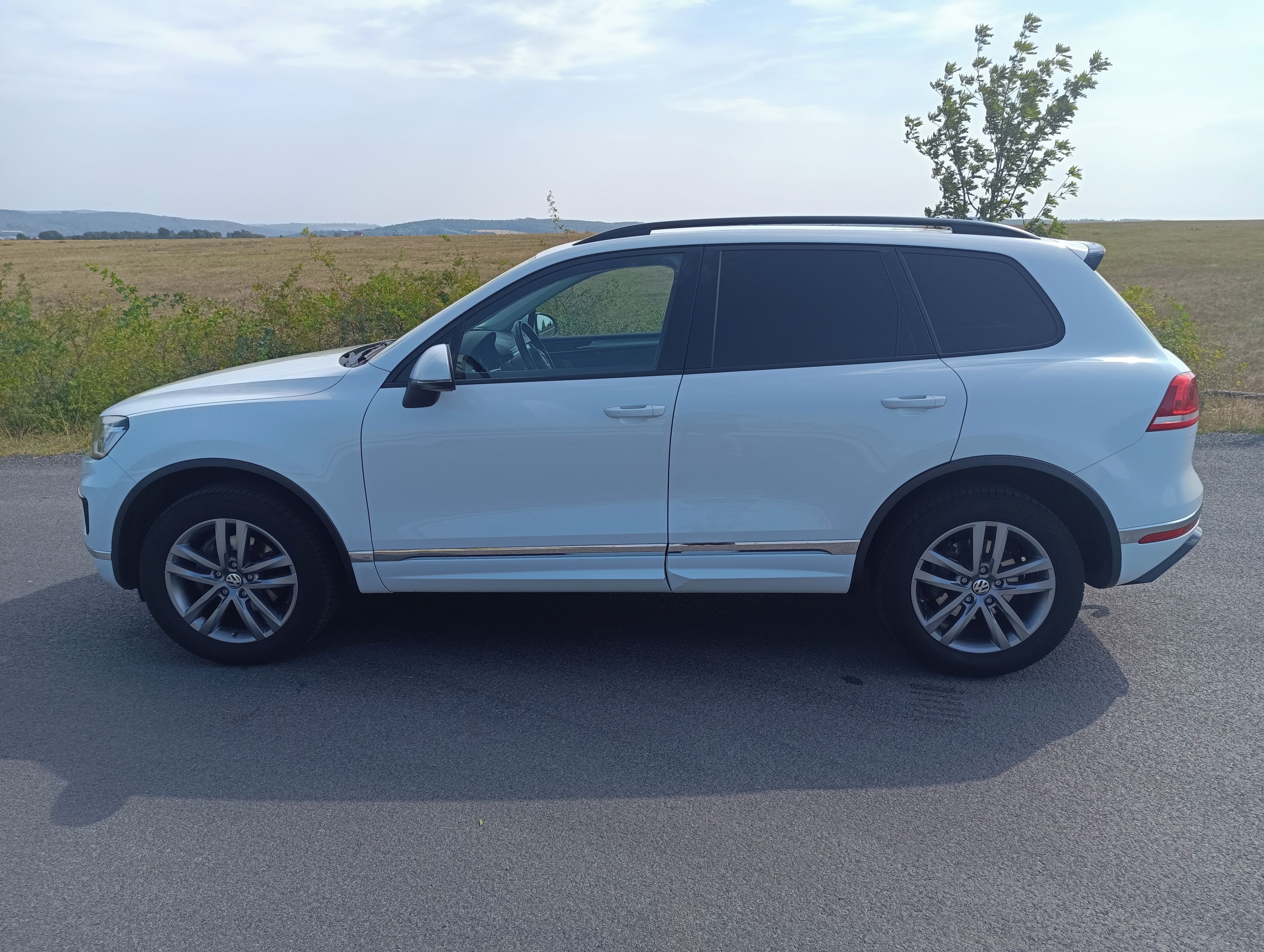 Volkswagen Touareg, R-Line 3.0TDI 193kW bez měchů! - fotka 5