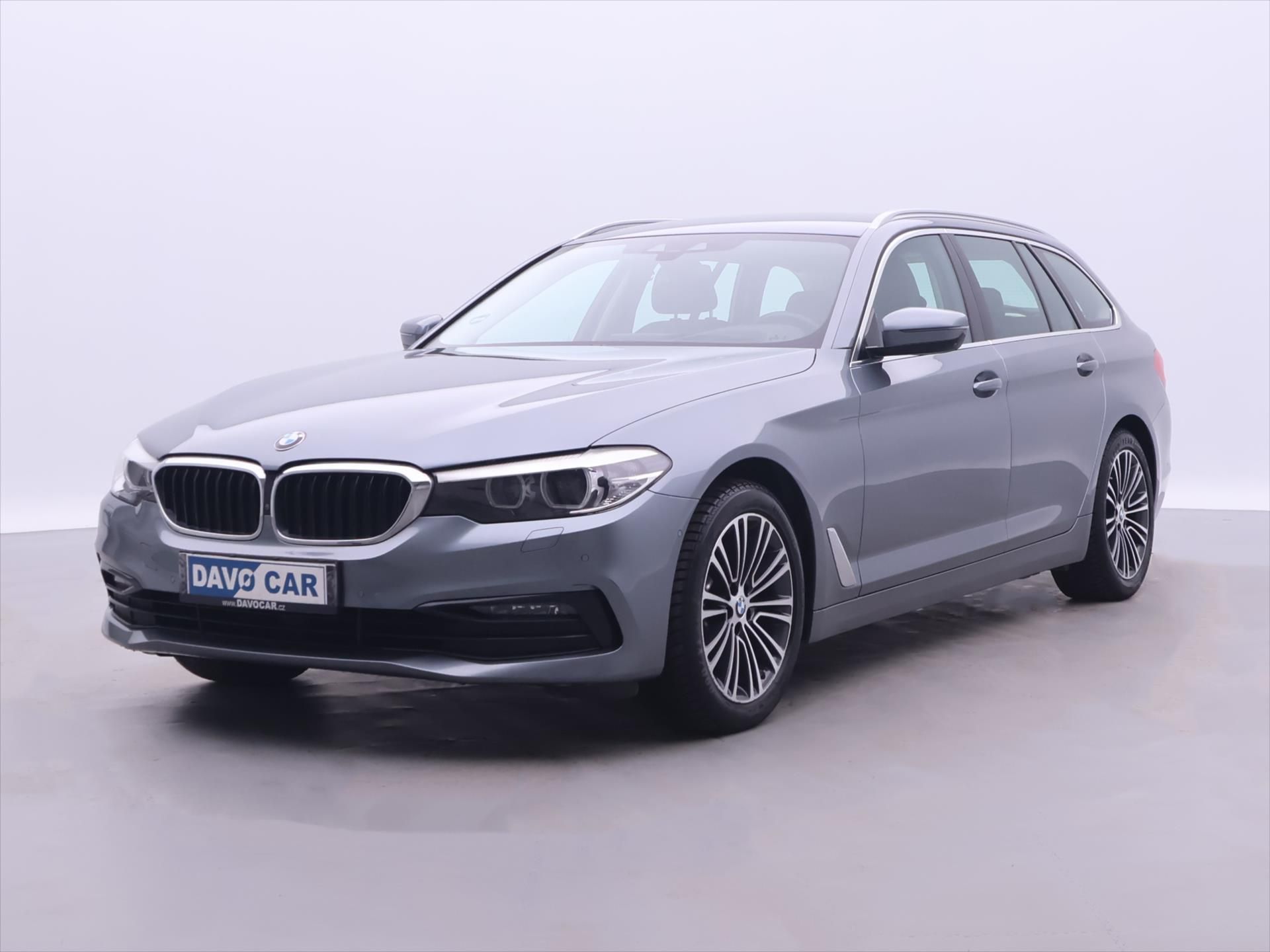 BMW Řada 5, 2,0 520d 140 kW CZ DPH 1.Maj. - fotka 3