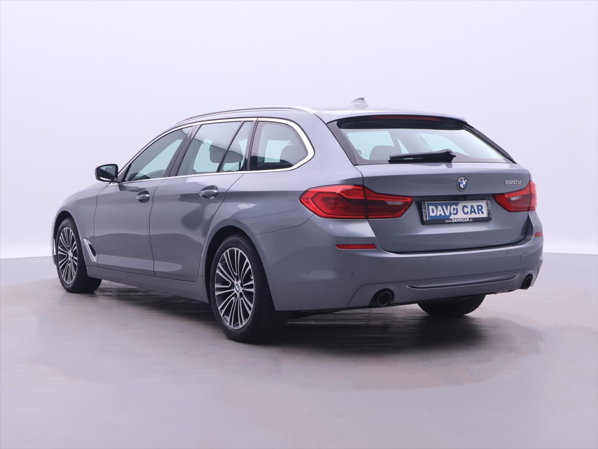 BMW Řada 5, 2,0 520d 140 kW CZ DPH 1.Maj. - fotka 5