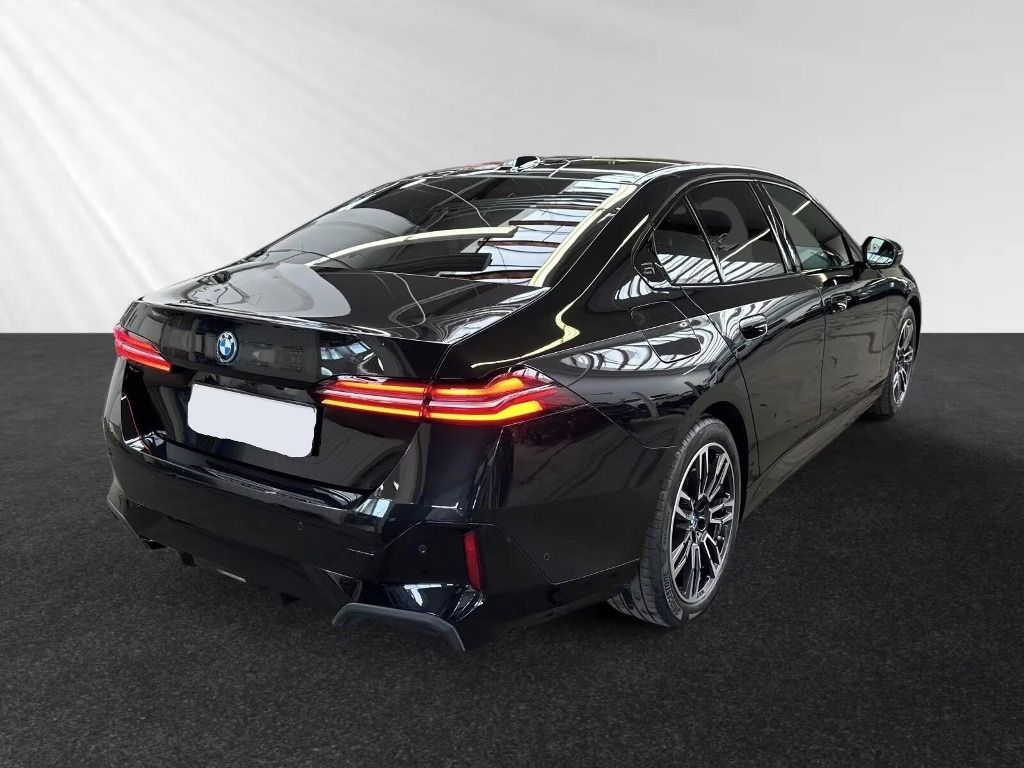 BMW Řada 5, 550 e xDrive M Sport*Kůže*Navi - fotka 2