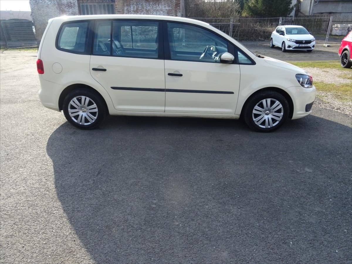 Volkswagen Touran, 1,6 D - fotka 3
