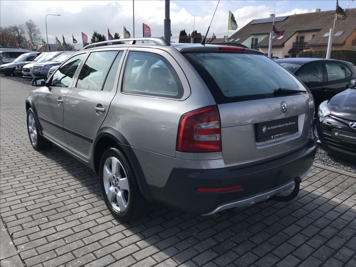 Škoda Octavia, 2,0   Scout 4x4 - fotka 4