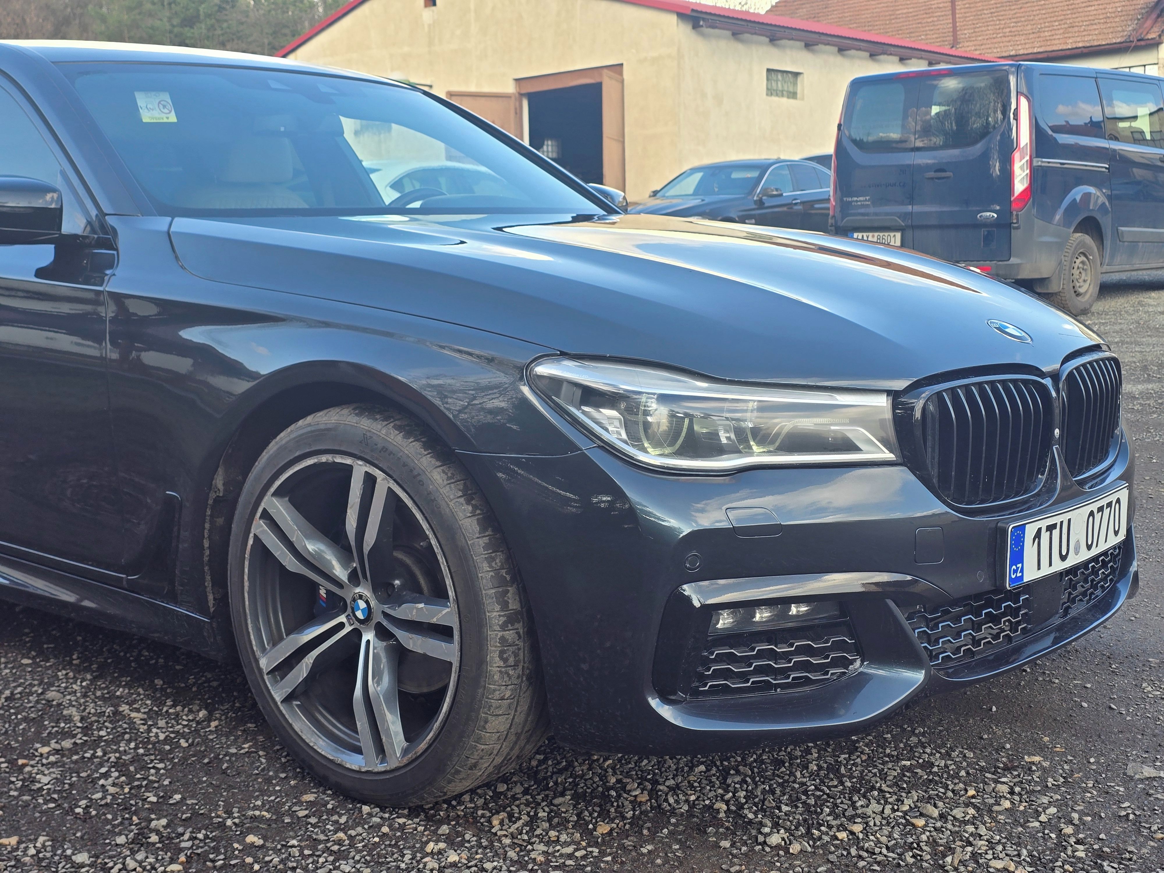 BMW Řada 7 - fotka 5
