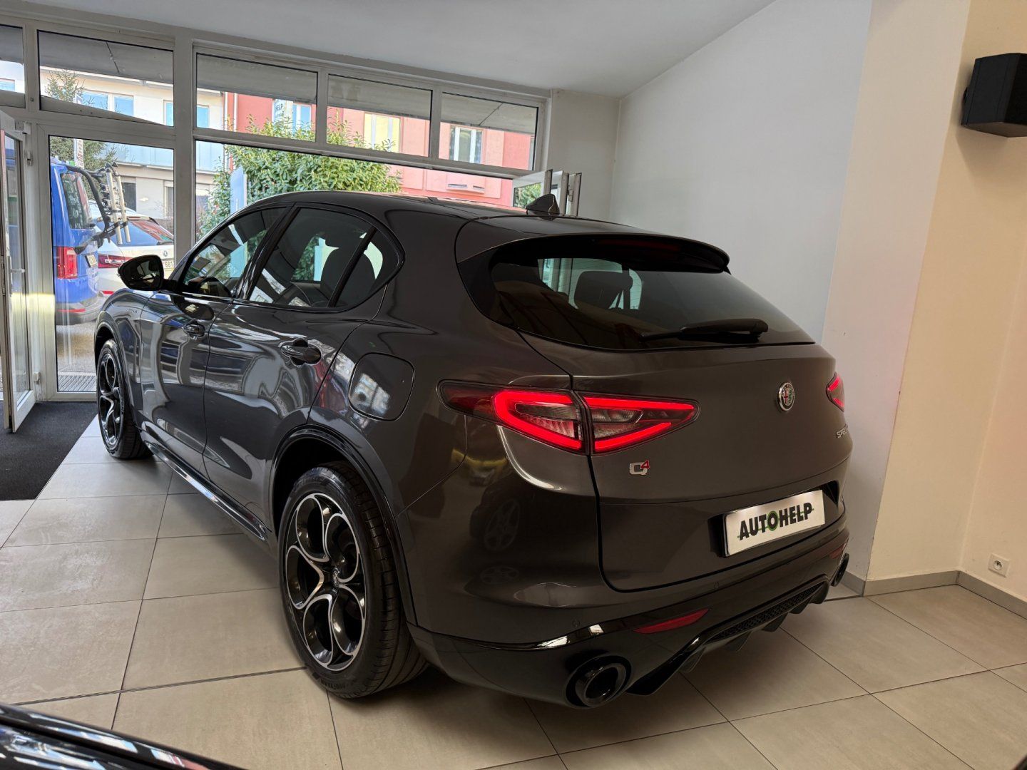 Alfa Romeo Stelvio, 2.2 210 HP Veloce 8AT Q4 - fotka 6