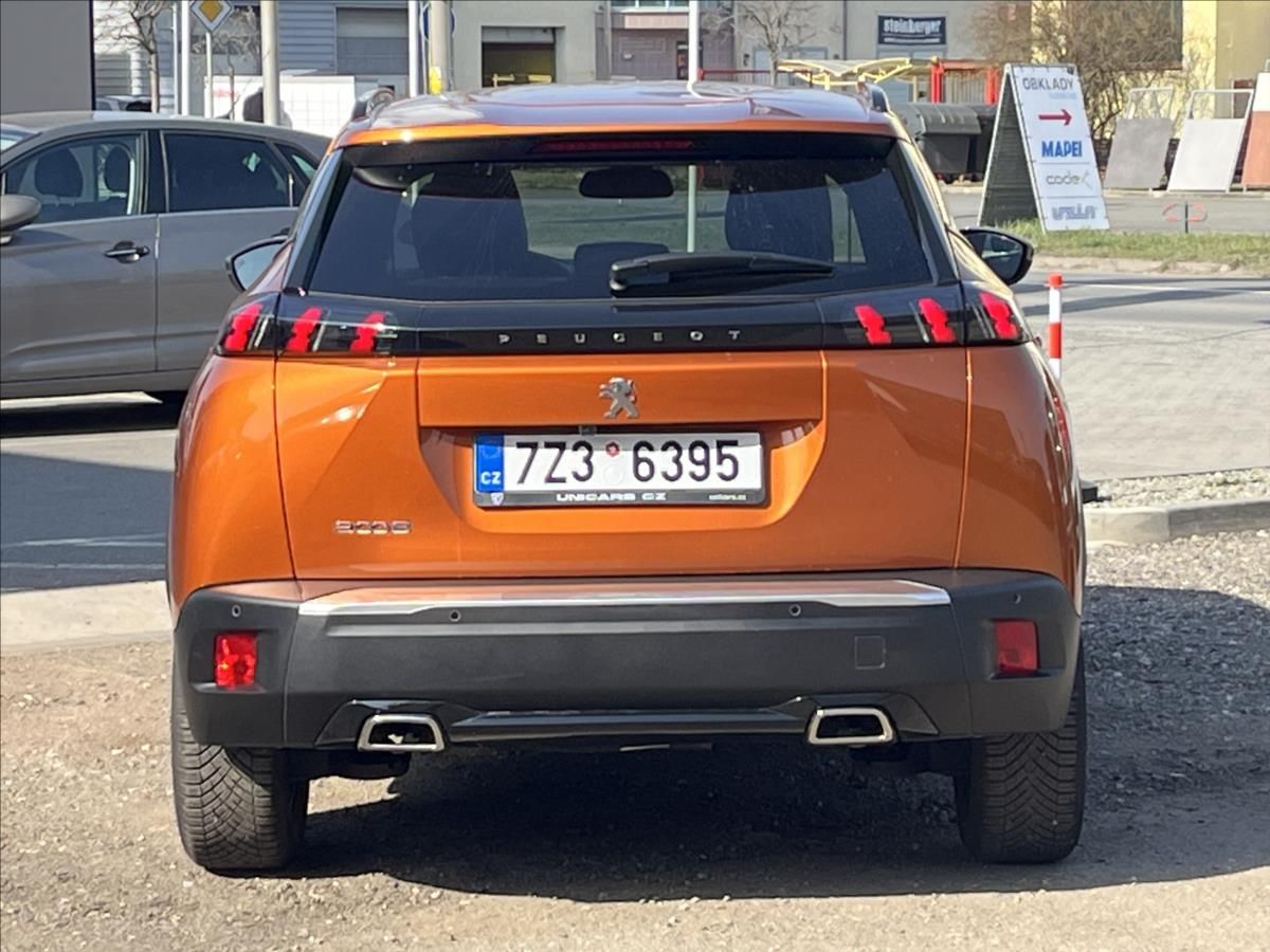 Peugeot 2008, 1,2 PT  Allure EAT8 záruka 4/2 - fotka 6