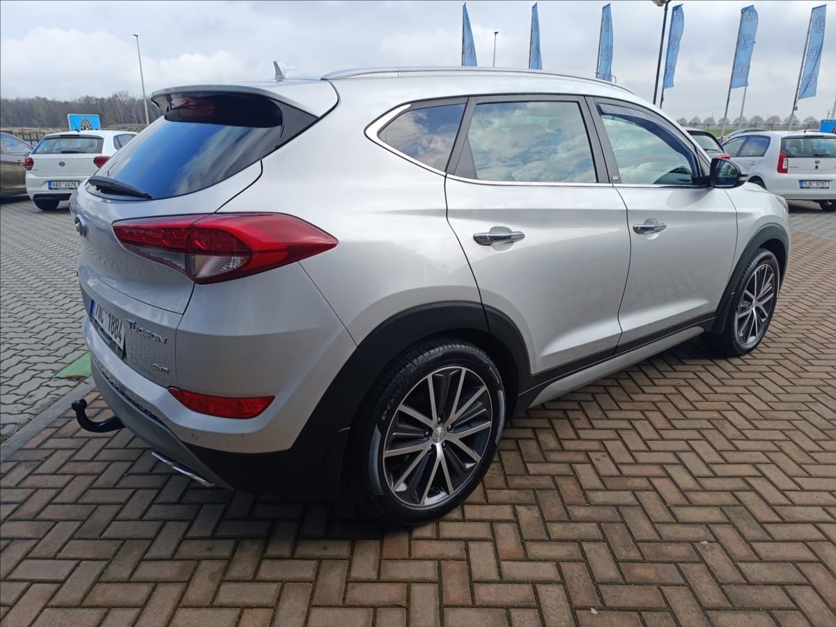Hyundai Tucson, 2,0 CRDi 4x4 Style Plus - fotka 5