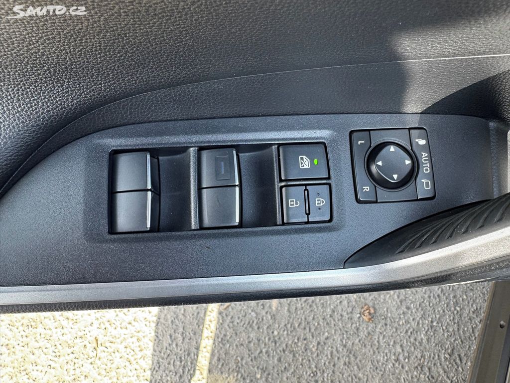 Toyota Rav4, fotka 24