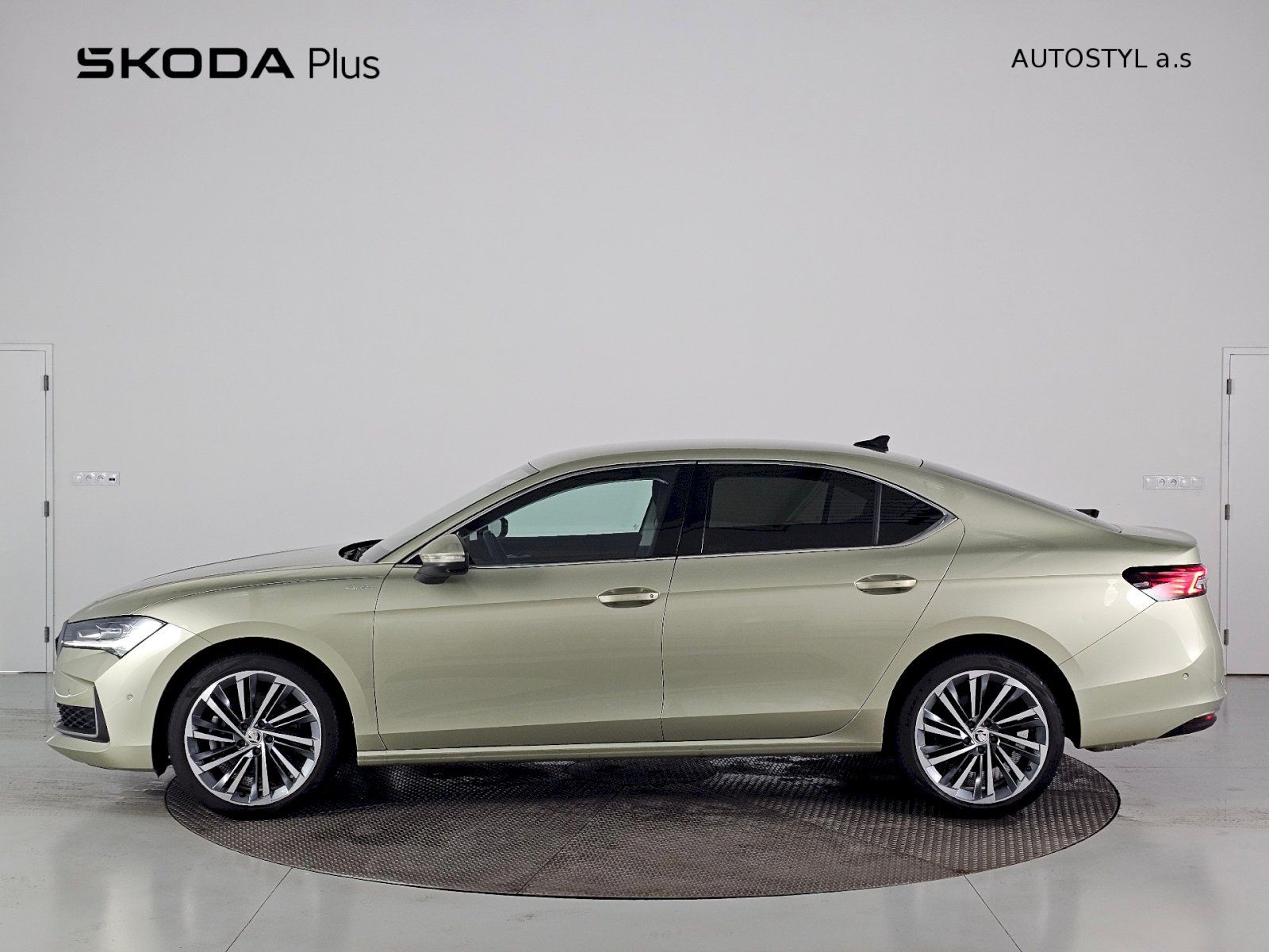 Škoda Superb, 2.0TSI 195kW 4x4 DSG LAURIN A - fotka 3