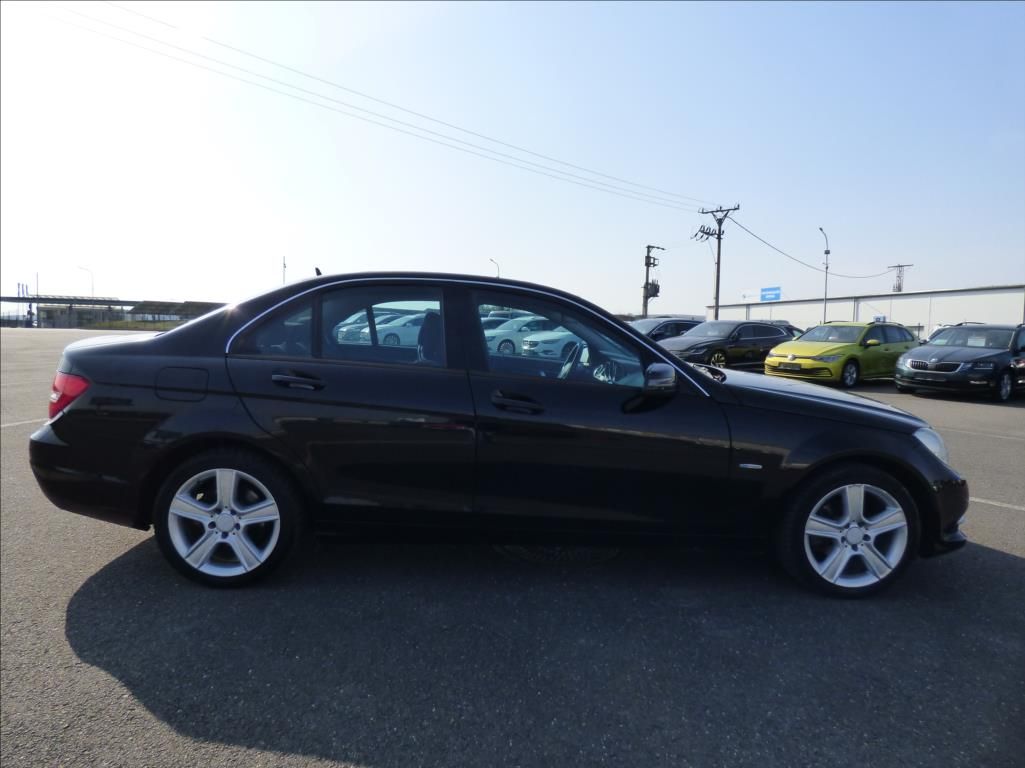 Mercedes-Benz Třídy C, 2,2 CDI BlueEfficiency  180 CD - fotka 4