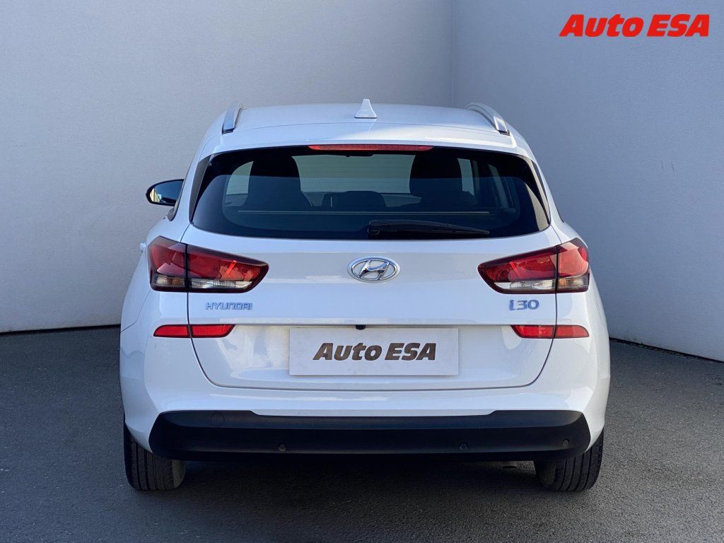 Hyundai i30, 1.6 CRDi SW,1.maj,ČR - fotka 5