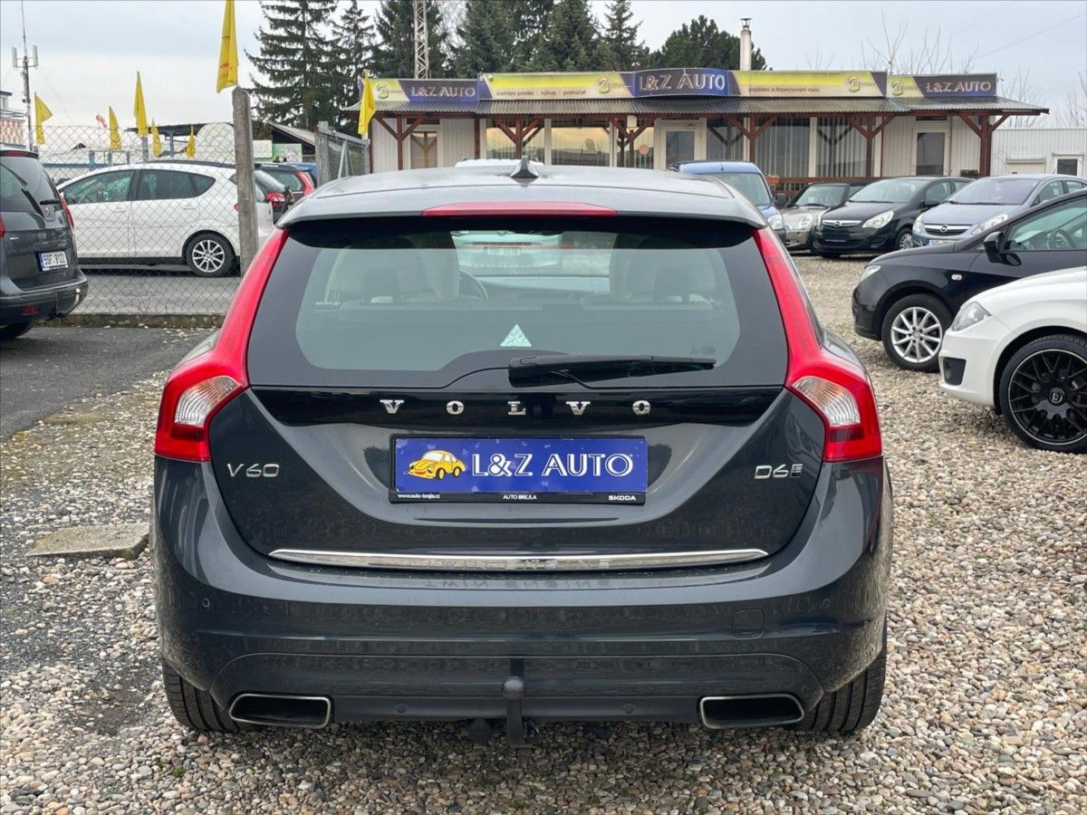 Volvo V60, 2,4 D- PLUG IN HYBRID SUMMUM - fotka 5