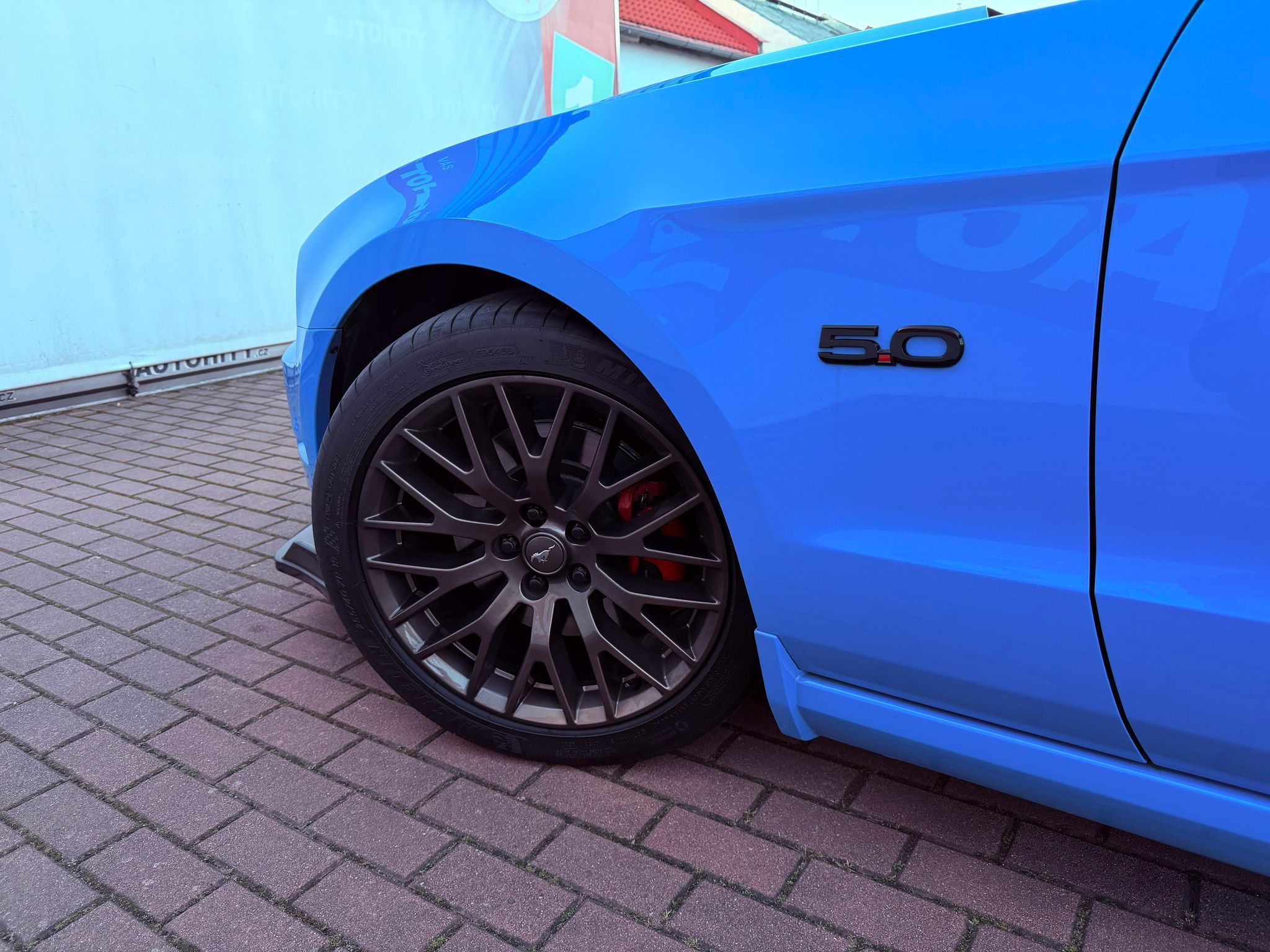 Ford Mustang, 5.0 GT Manuál - fotka 6