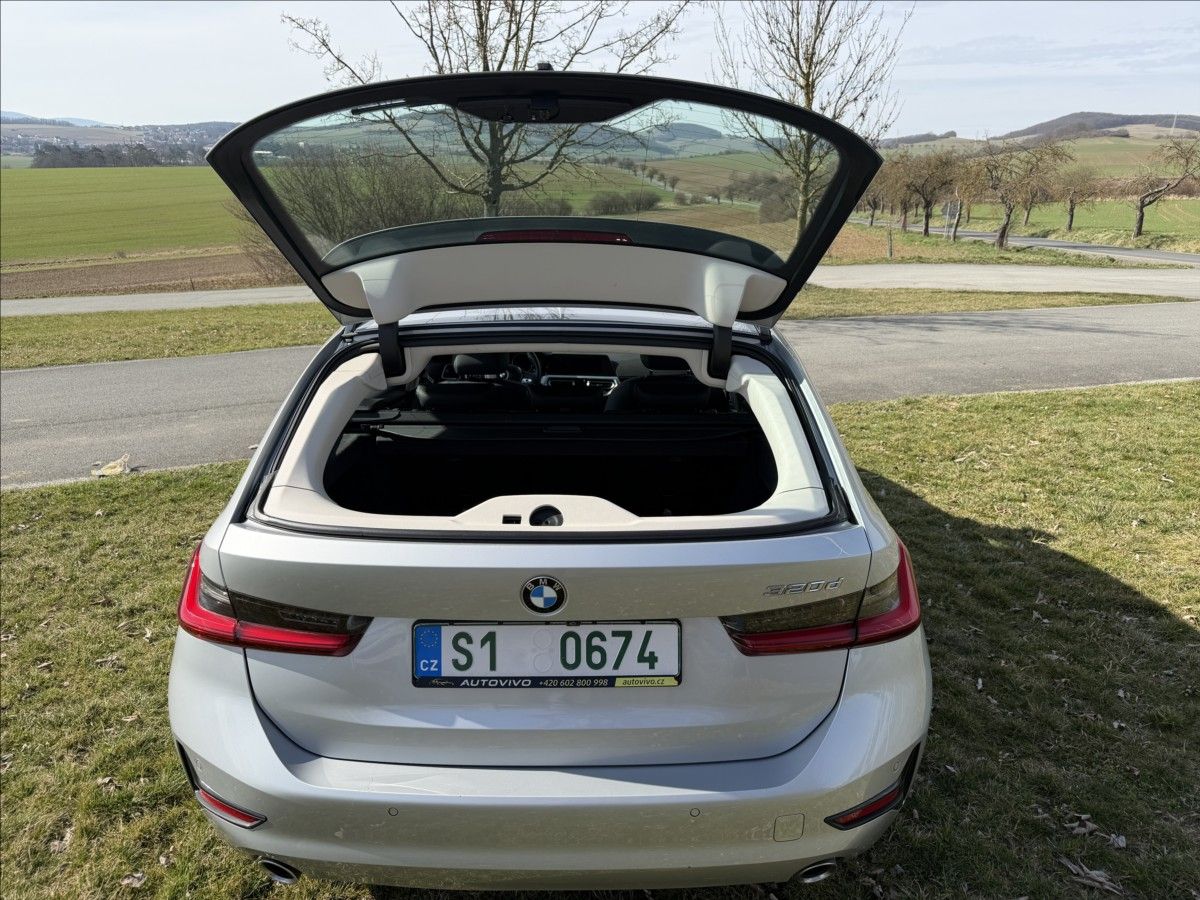 BMW Řada 3, 320d Touring 120kW - fotka 5