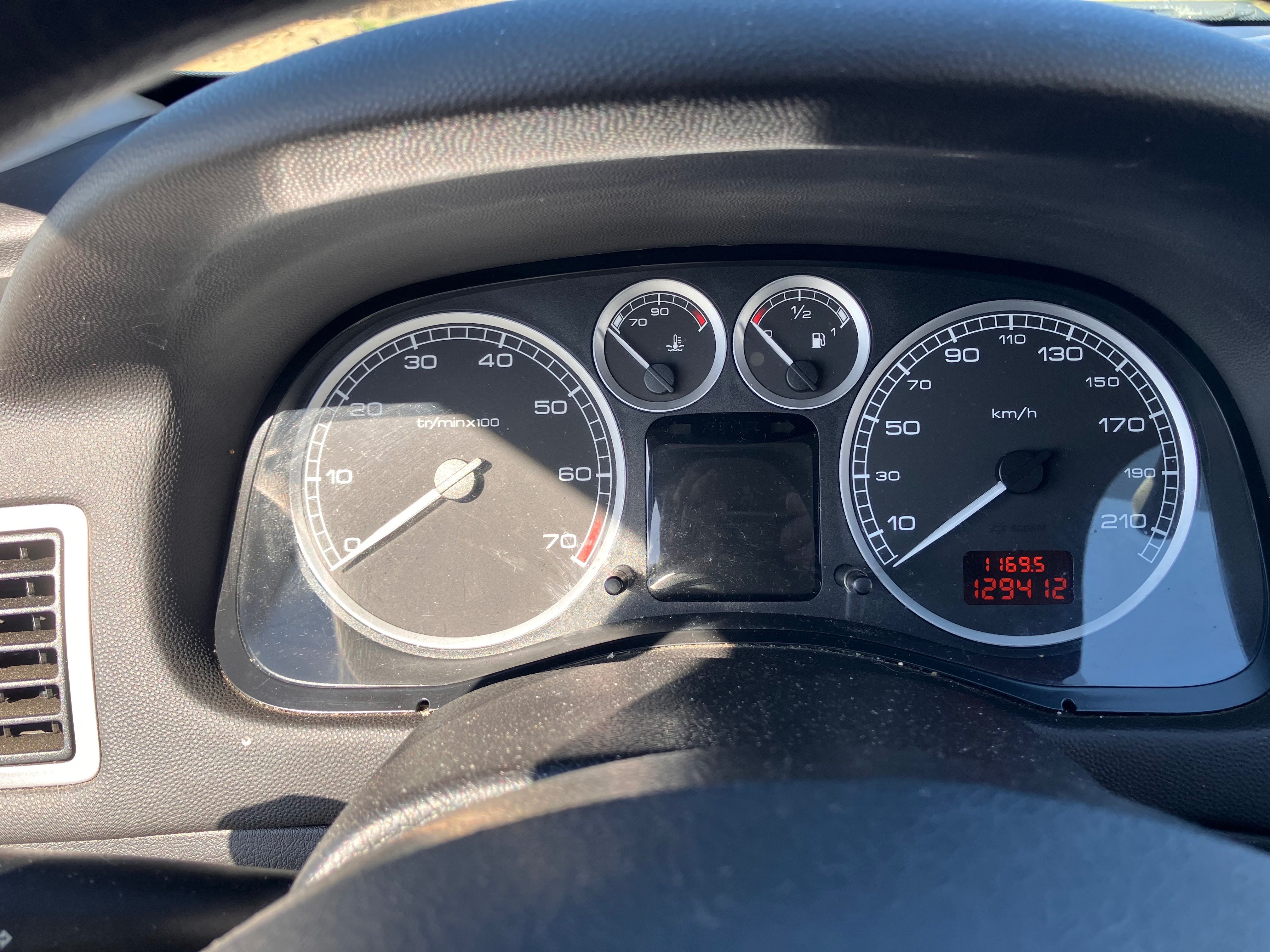 Peugeot 307, Peugeot 307 1.4i 65 kW 2005 - fotka 4
