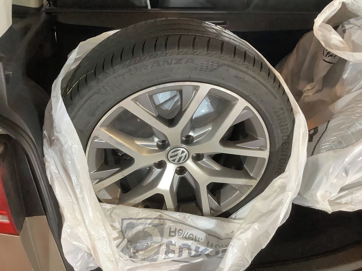 Volkswagen Touran, CROSS 2.0 TDI 103KW BI-XENONY - fotka 3