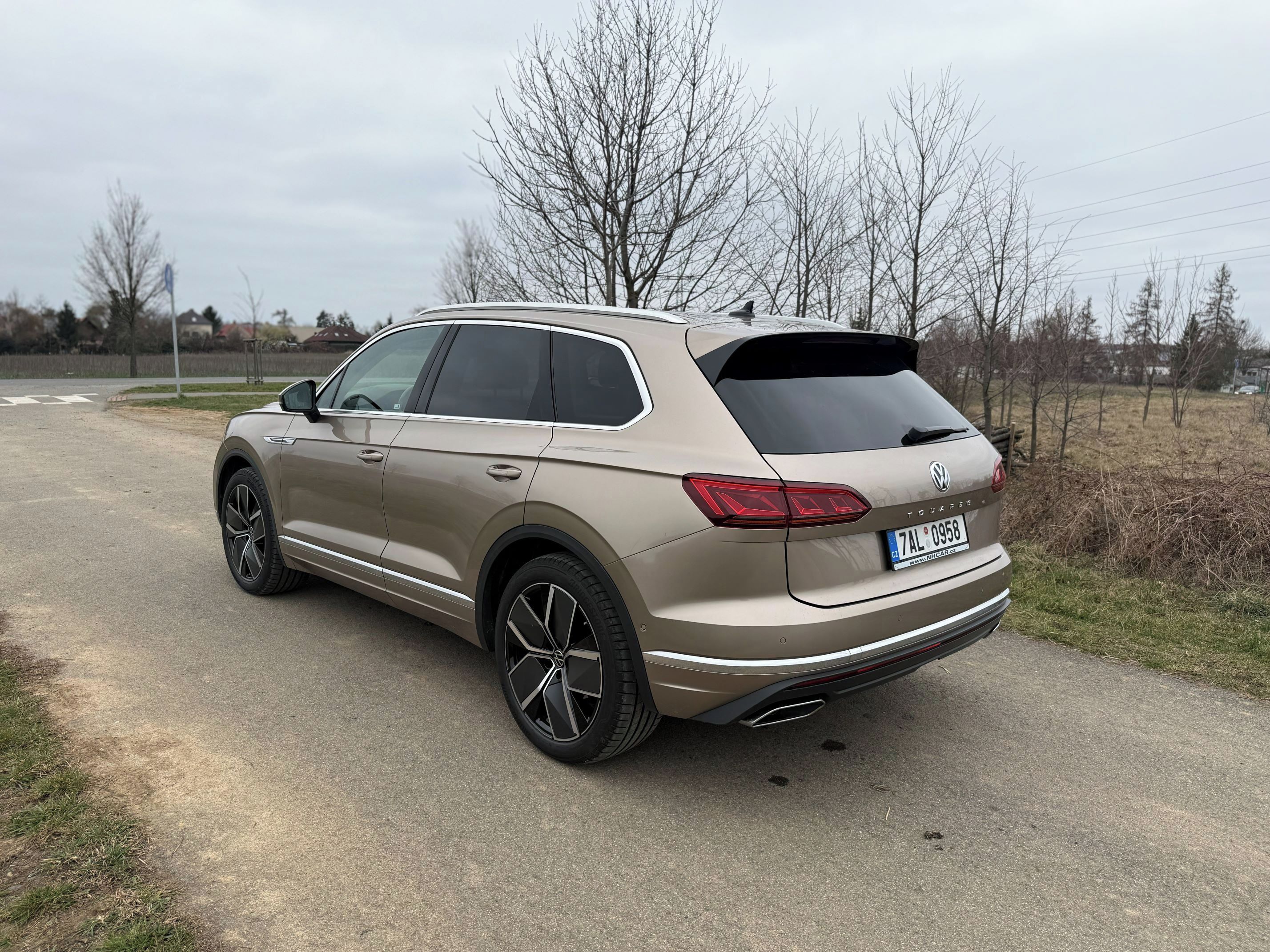 Volkswagen Touareg, Tažné, LED Matrix, Ventilace - fotka 4