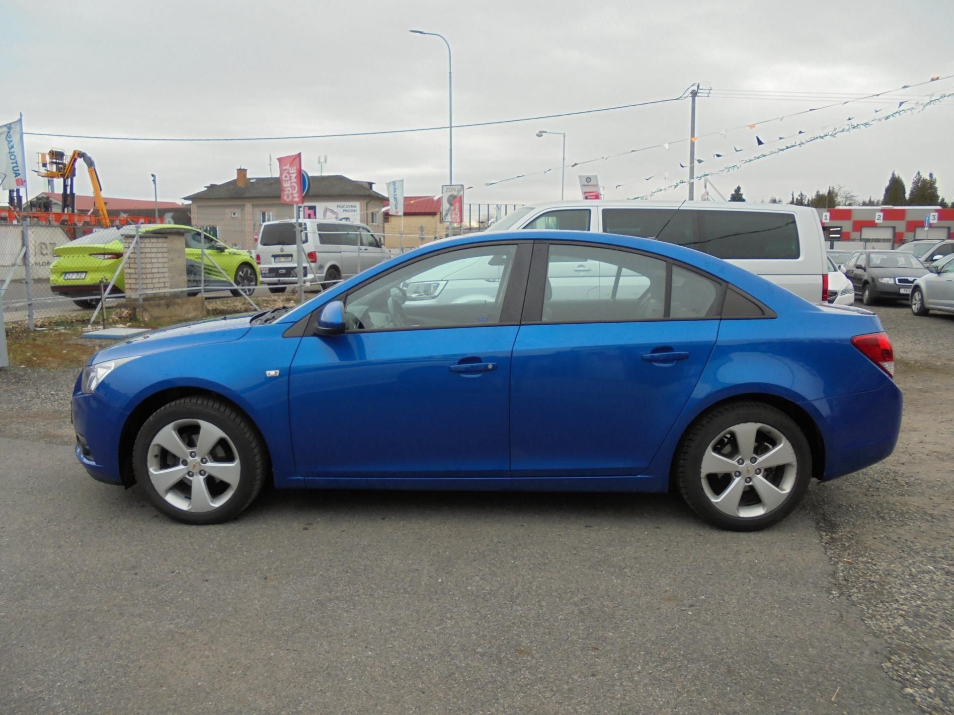 Chevrolet Cruze, 1.6i- KLIMA- 8x AIRBAG- TAŽNÝ - fotka 4