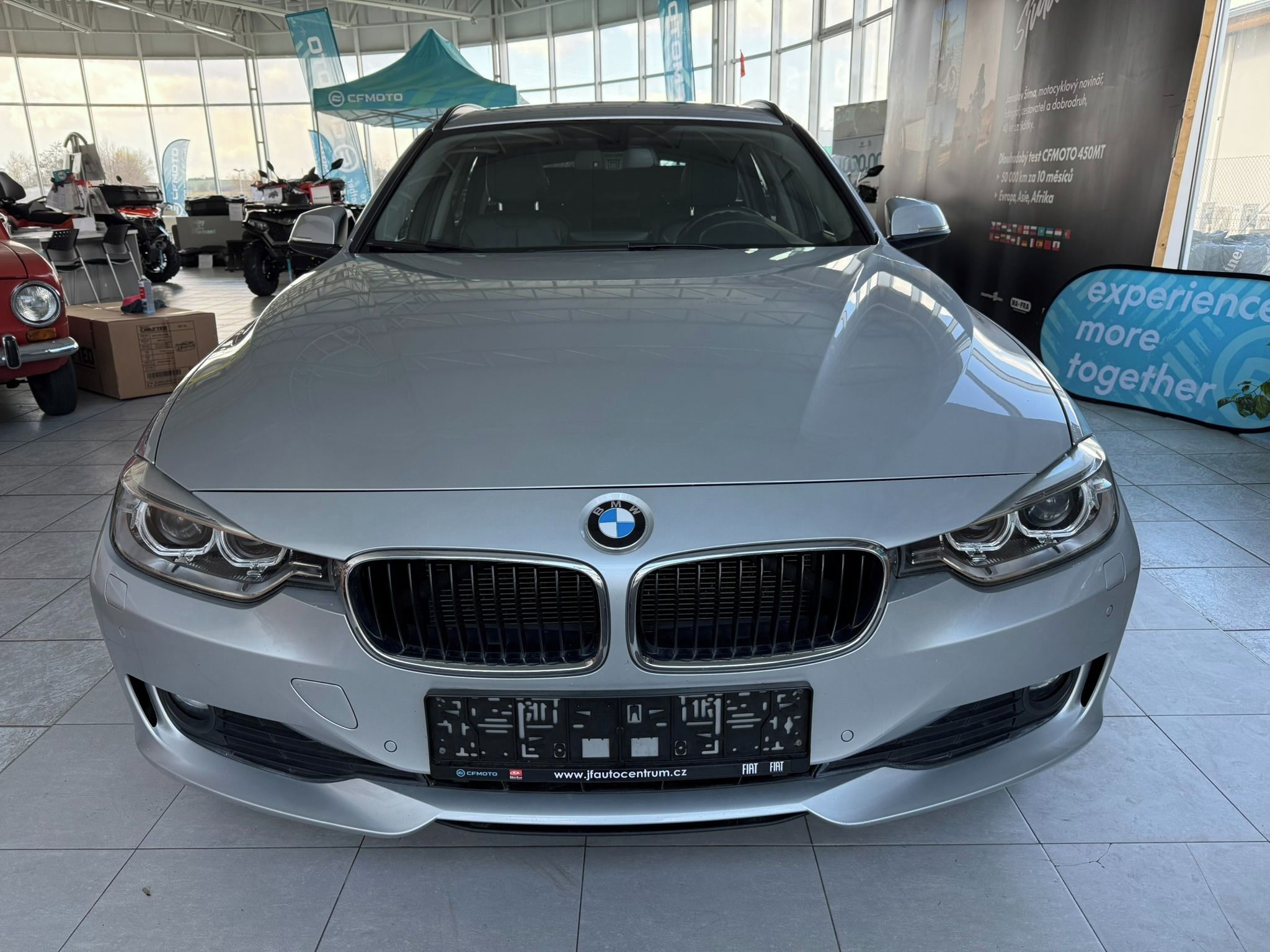 BMW Řada 3, 320d xDrive Touring 2.0 135 kW - fotka 2