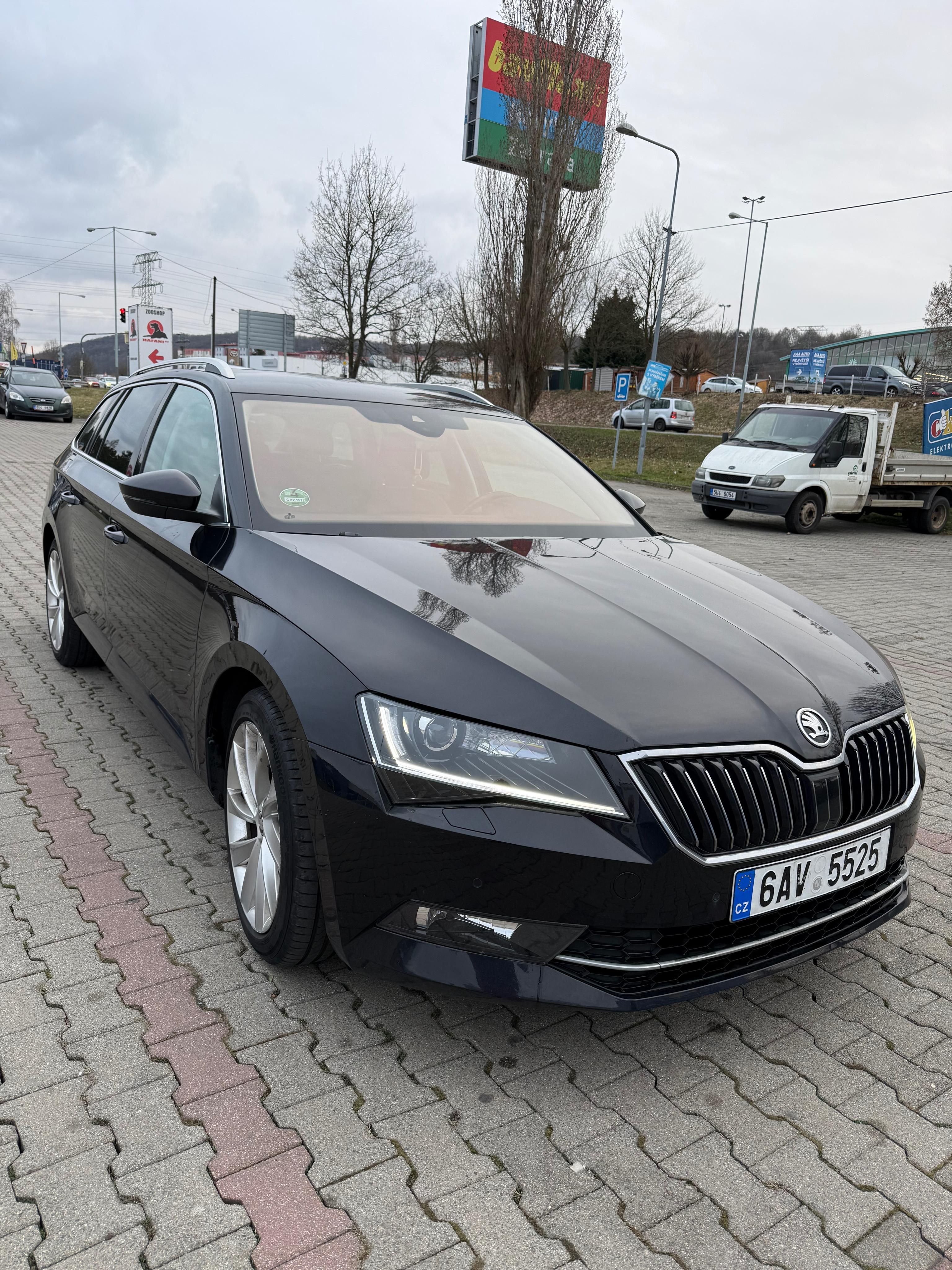 Škoda Superb, Škoda Superb Combi 2.0 TDI - fotka 4
