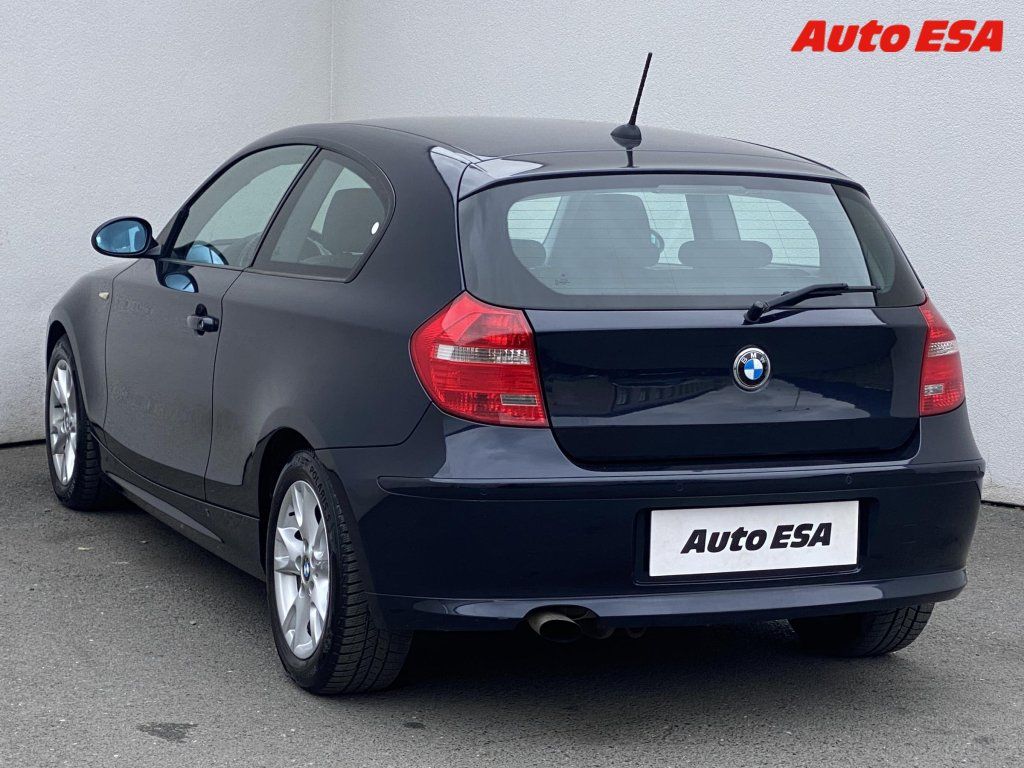 BMW Řada 1, 2.0d 118d,AC,výhřev sed. - fotka 6