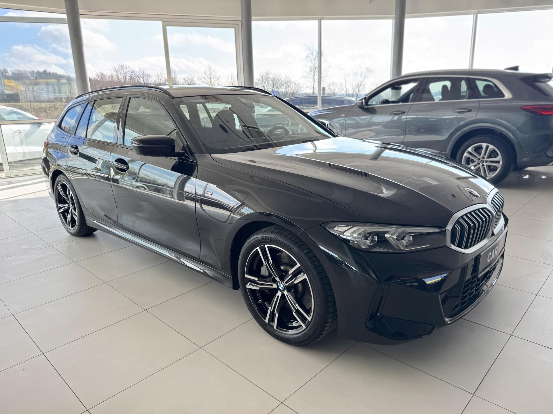 BMW Řada 3, 330i xDrive*M-SPORT*Distronic - fotka 4