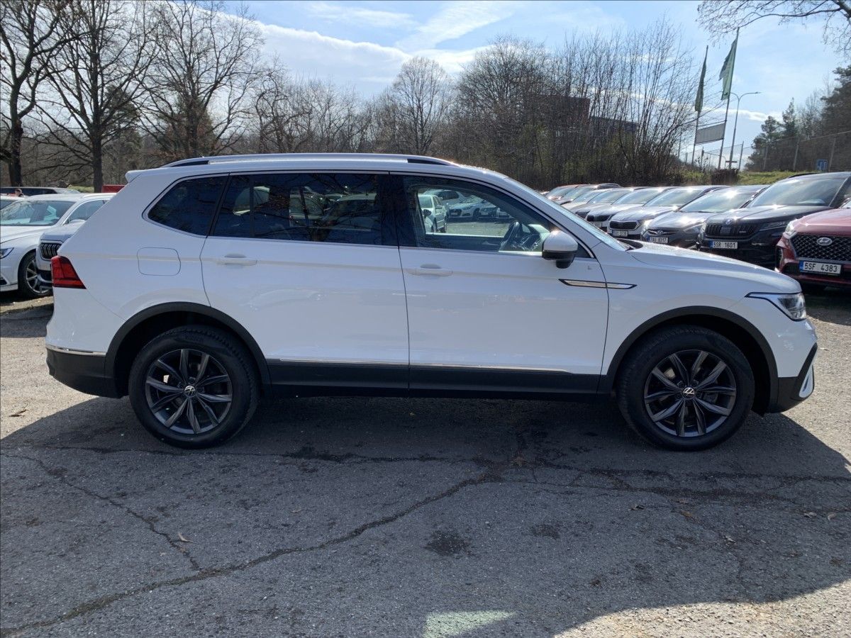 Volkswagen Tiguan Allspace, 2,0 TDI DSG 1.MAJ.,ČR,SERVISKA - fotka 4