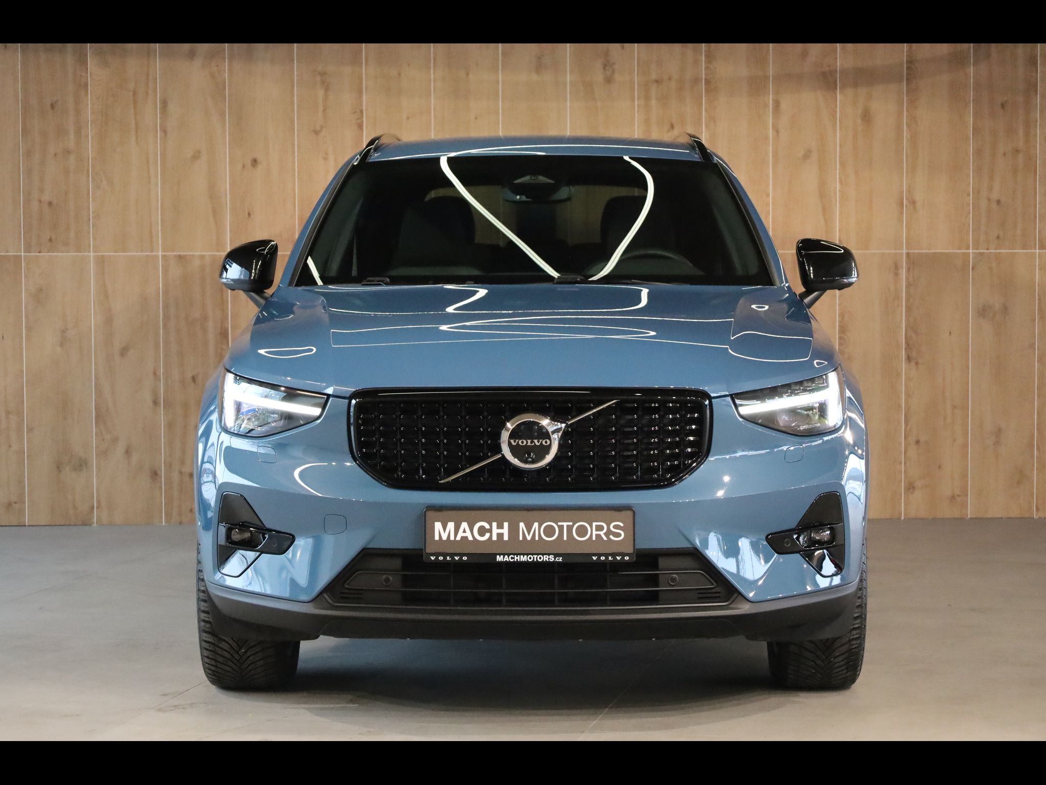 Volvo XC40, B4 PLUS Dark, Harman, 360° - fotka 2