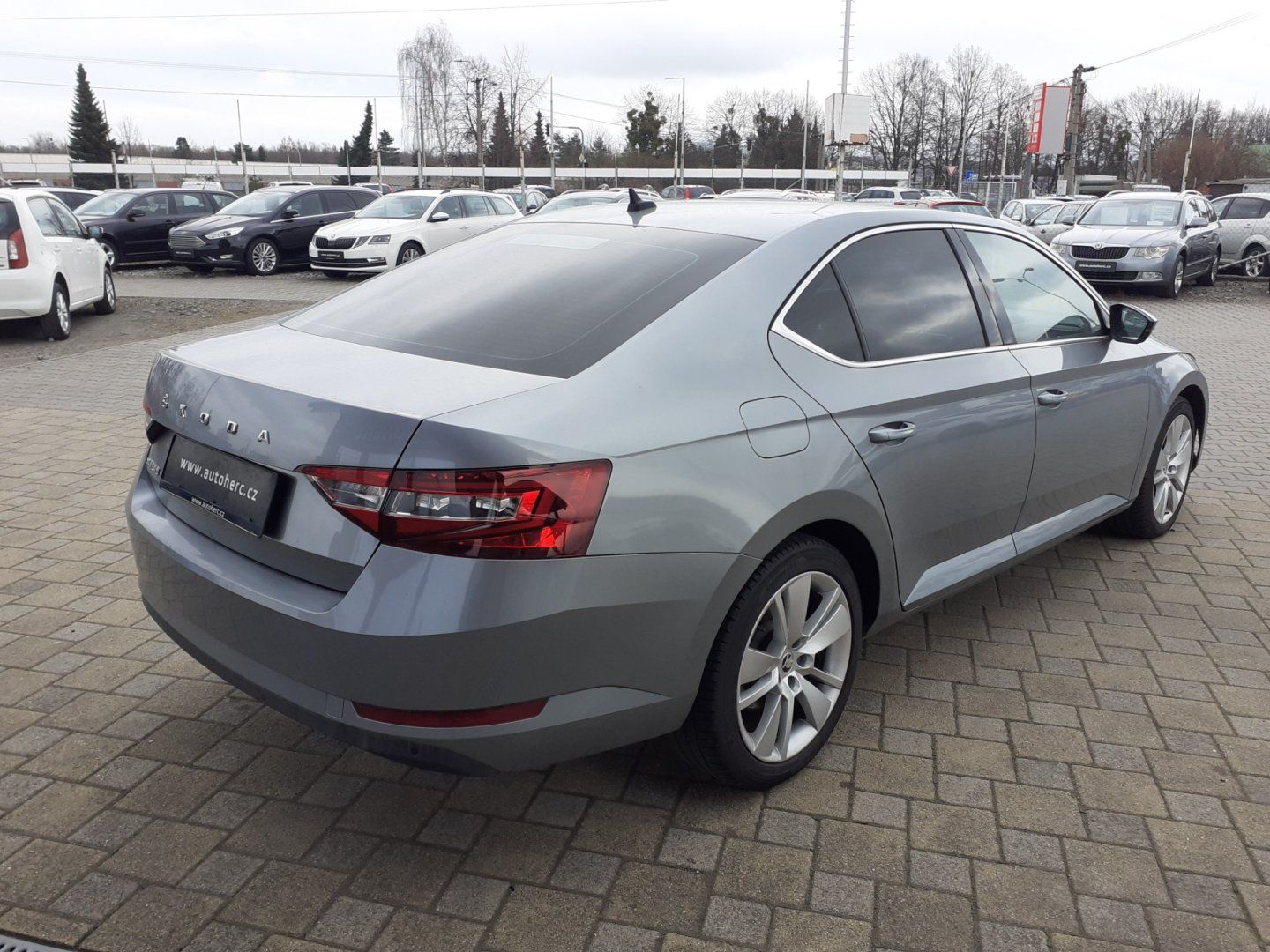 Škoda Superb, III 2.0 TDi DSG ČR - fotka 4