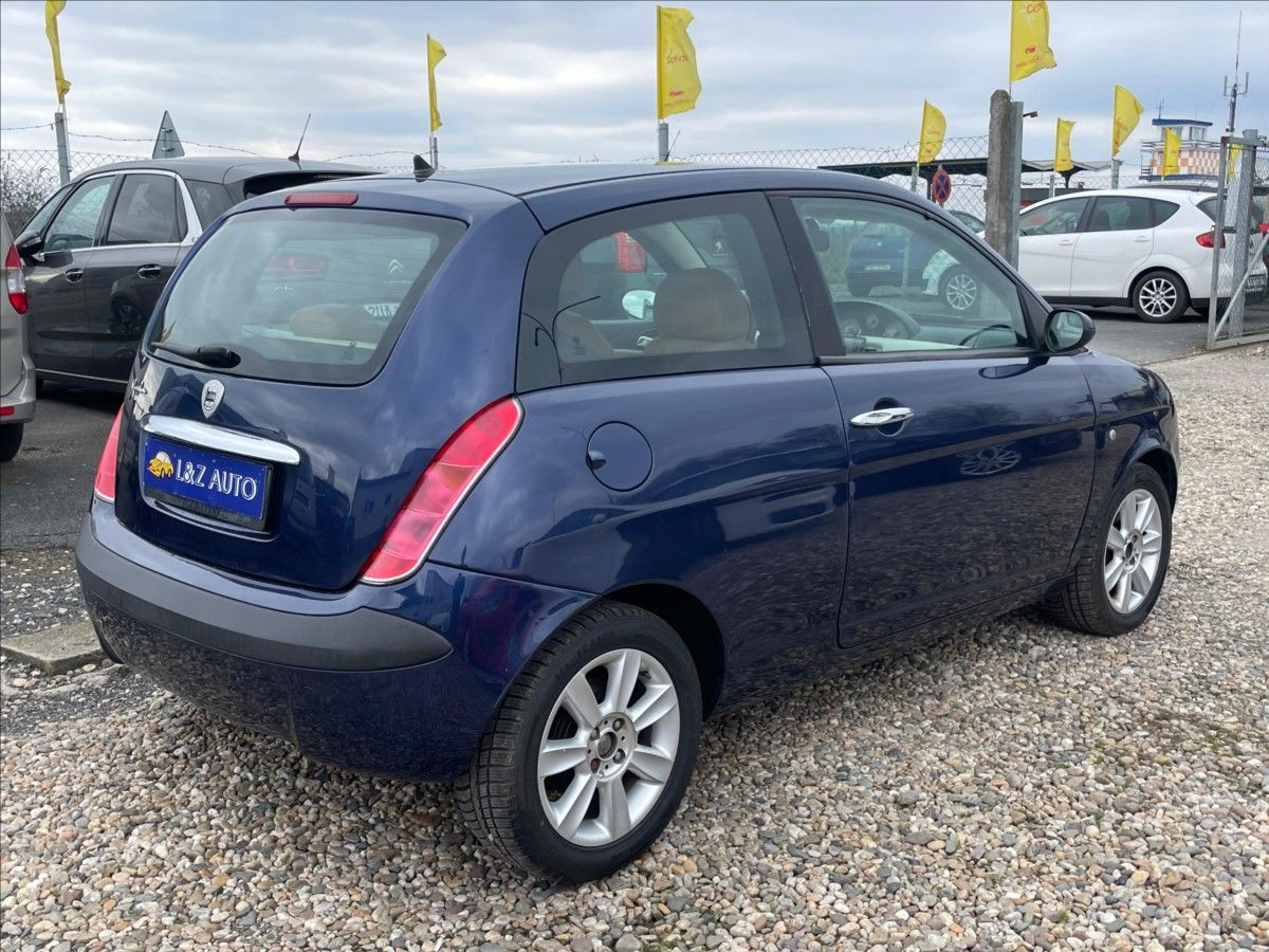 Lancia Y, 1,2 i  Ypsilon - fotka 6