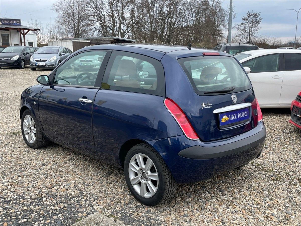 Lancia Y, 1,2 i  Ypsilon - fotka 4