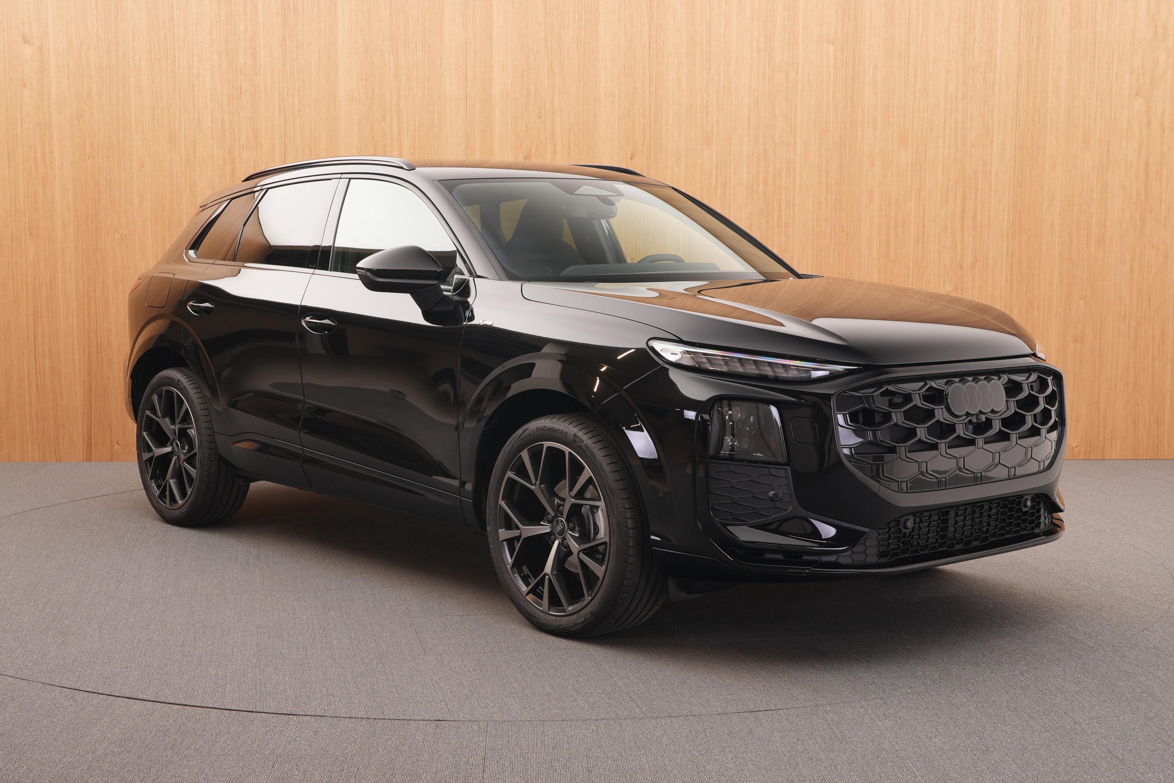 Audi Q3, S line  35 TFSI 110 kW - fotka 6