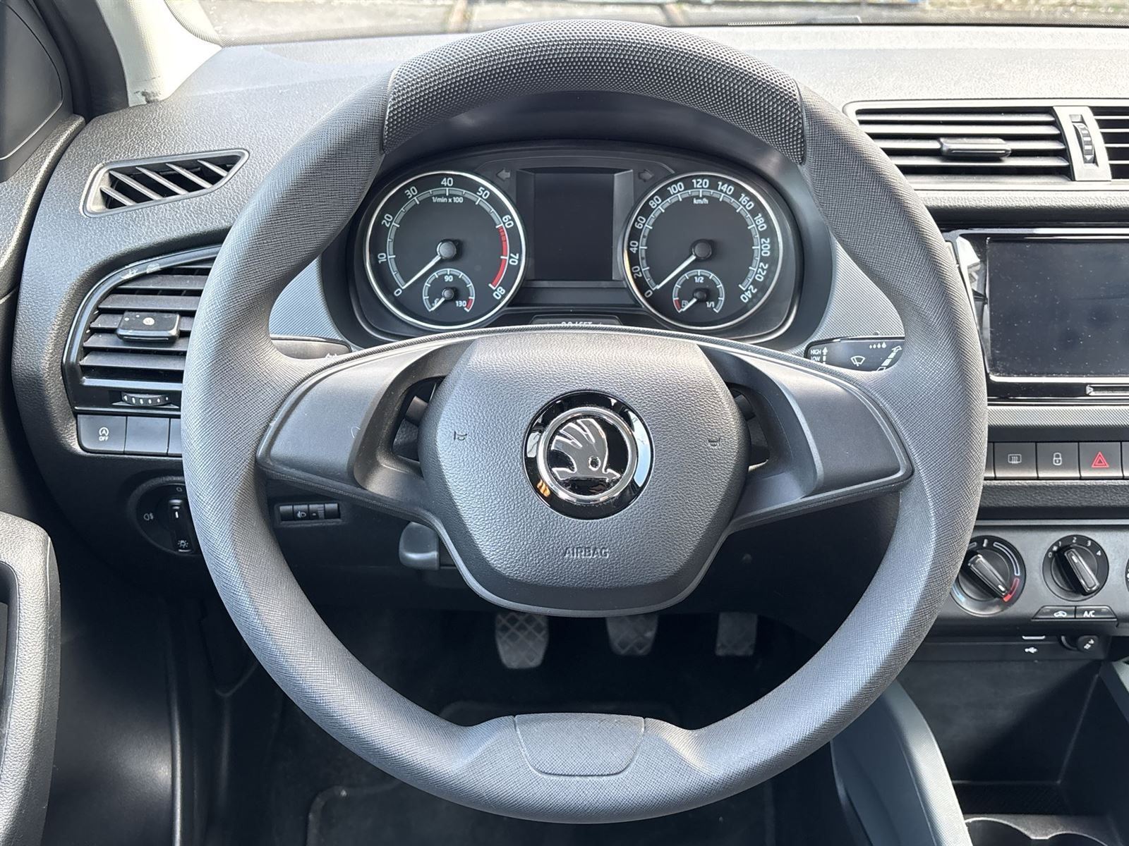 Škoda Fabia, Combi Tour 1.0 TSI Active - fotka 6